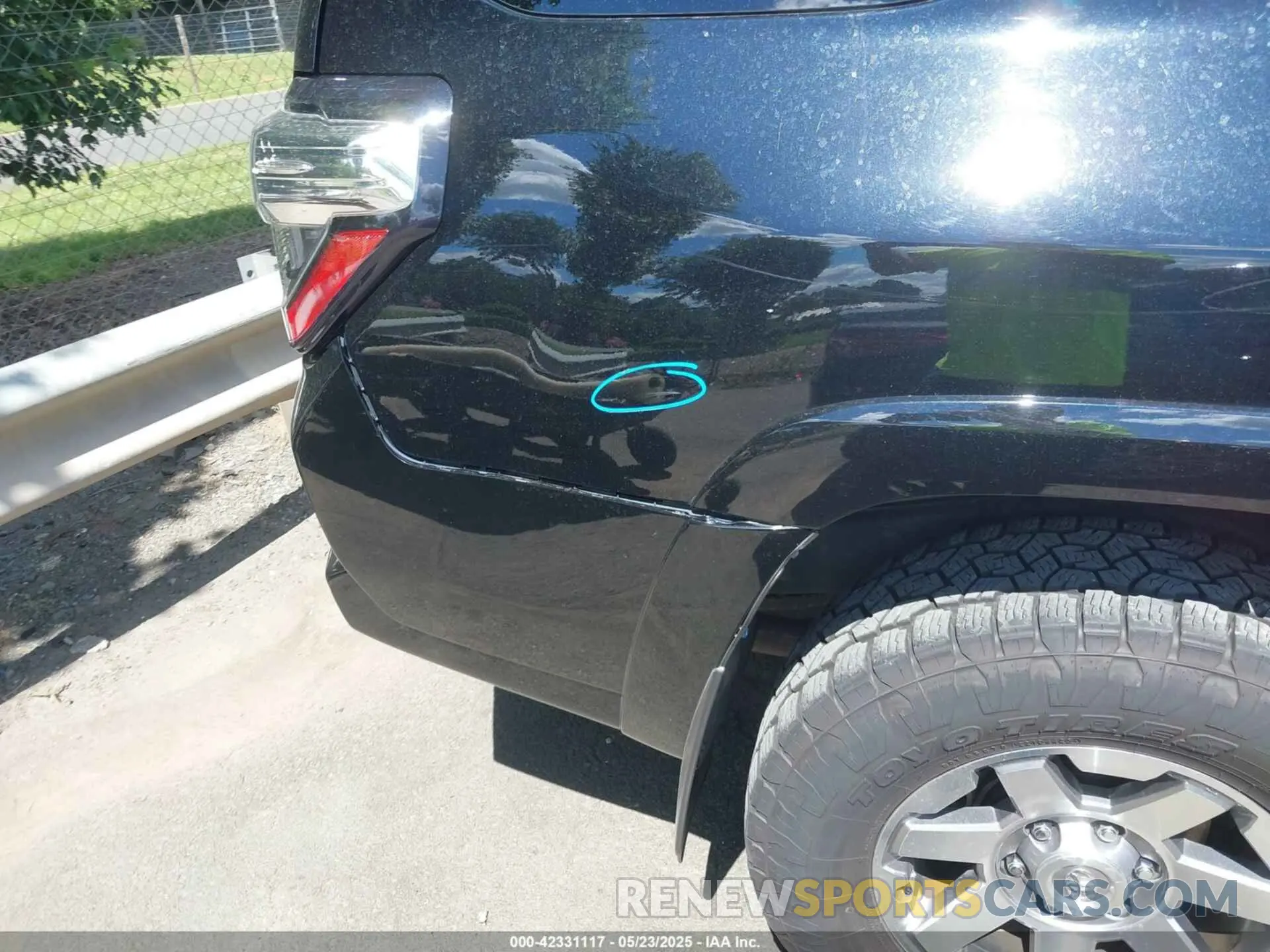 18 fotografías del automóvil dañado JTEBU5JR2K5655866 TOYOTA 4RUNNER 2019
