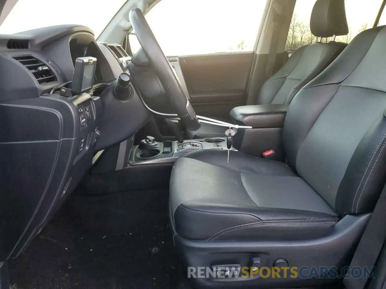 7 fotografías del automóvil dañado JTEBU5JR2K5659352 TOYOTA 4RUNNER 2019