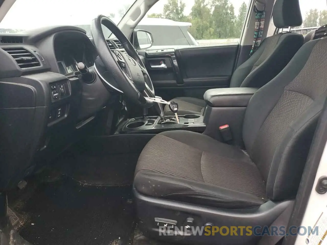 7 fotografías del automóvil dañado JTEBU5JR2K5669167 TOYOTA 4RUNNER 2019