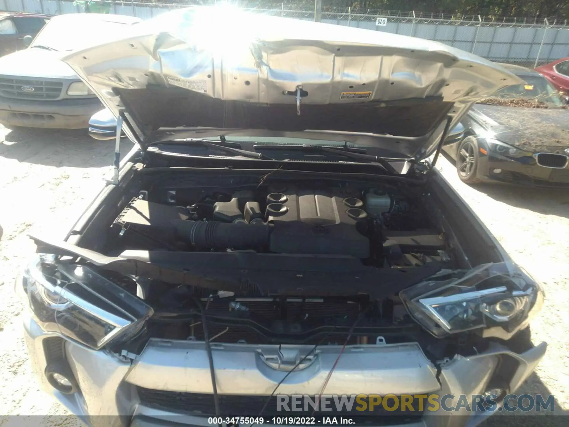 10 fotografías del automóvil dañado JTEBU5JR2K5678712 TOYOTA 4RUNNER 2019