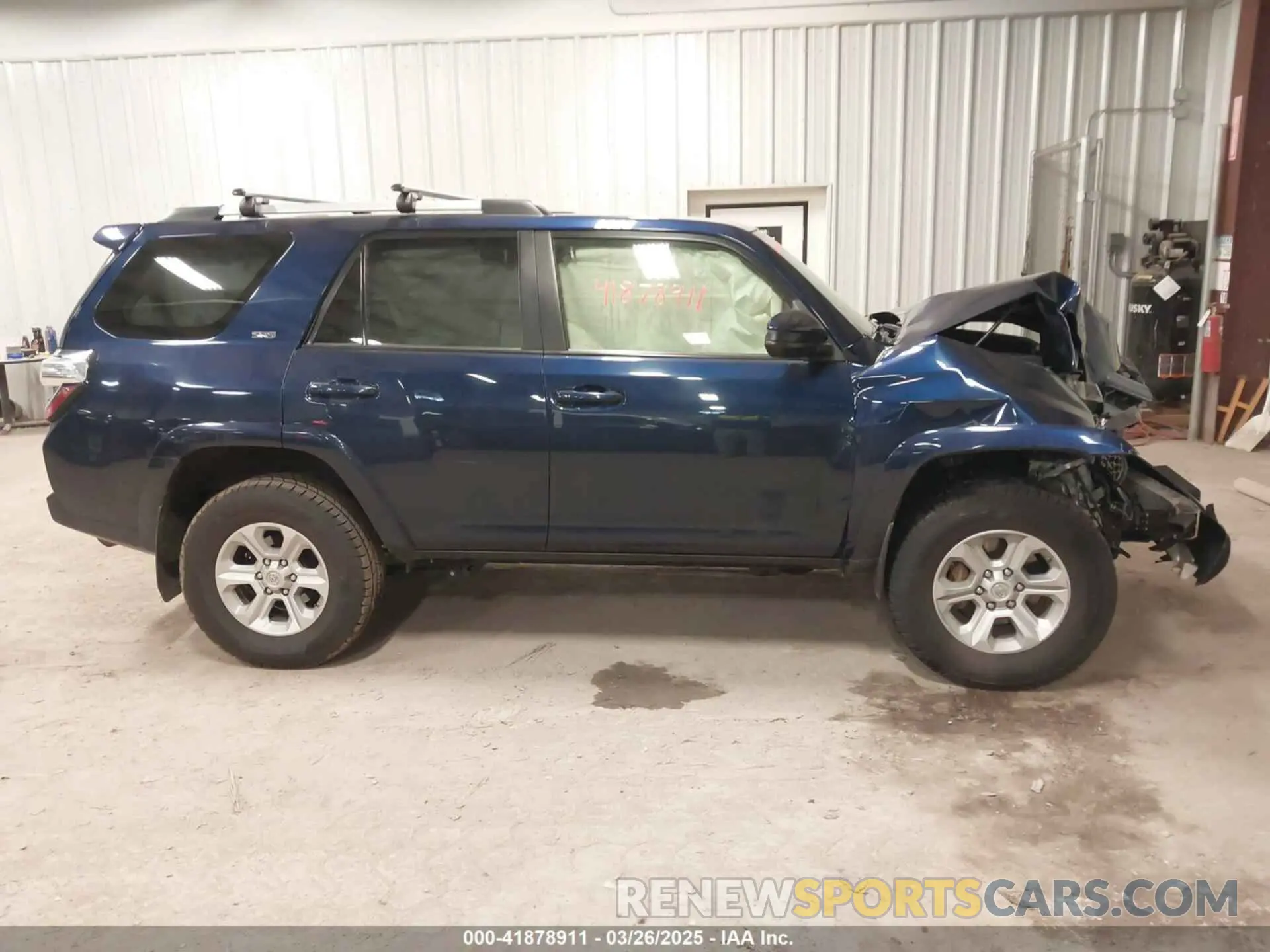 13 fotografías del automóvil dañado JTEBU5JR2K5698426 TOYOTA 4RUNNER 2019