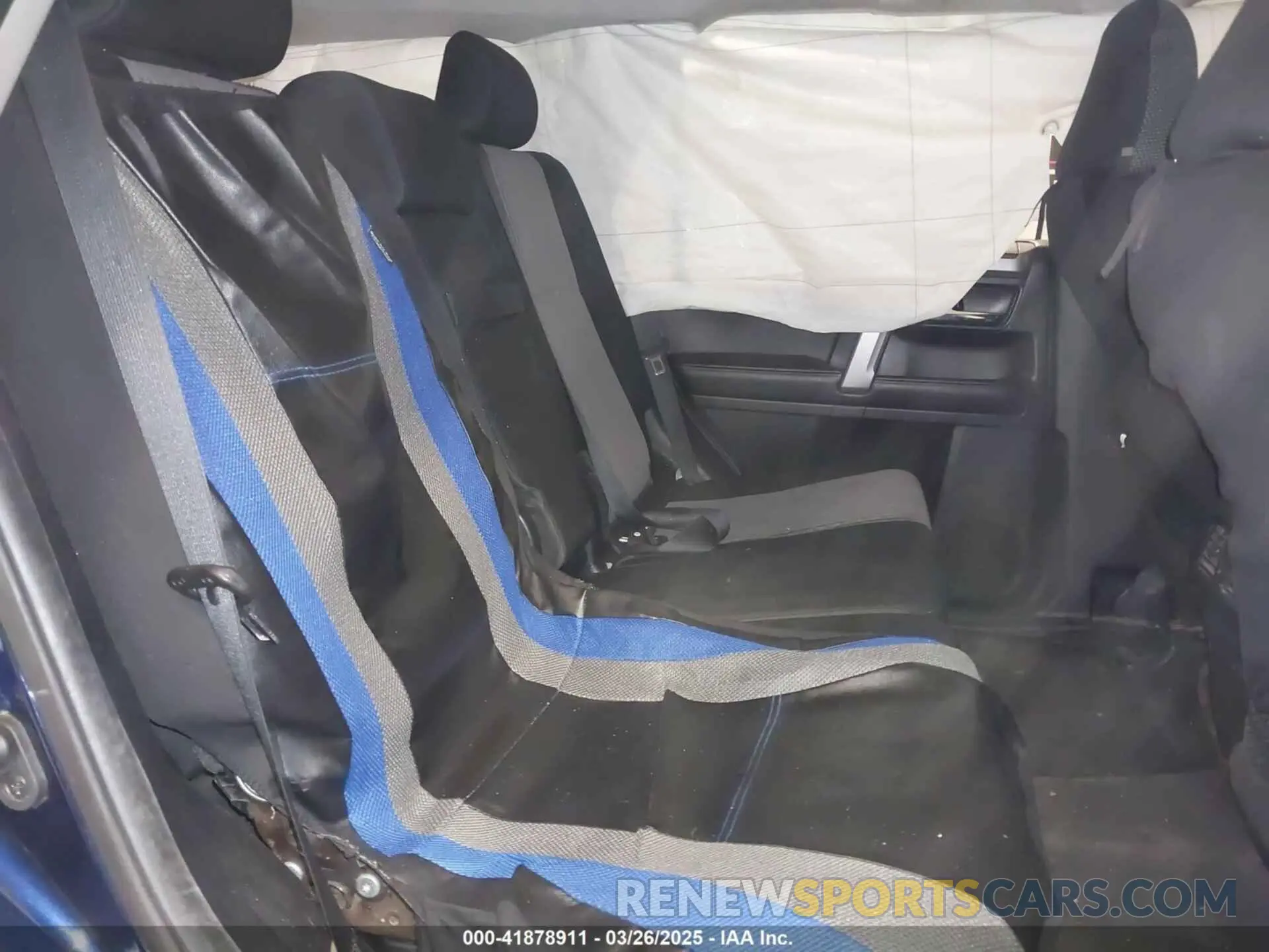 8 fotografías del automóvil dañado JTEBU5JR2K5698426 TOYOTA 4RUNNER 2019
