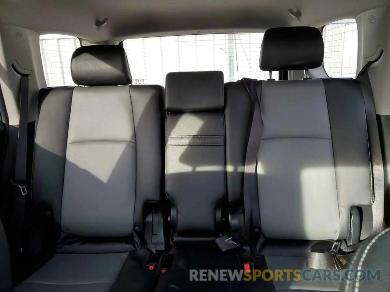 10 fotografías del automóvil dañado JTEBU5JR2K5718948 TOYOTA 4RUNNER 2019
