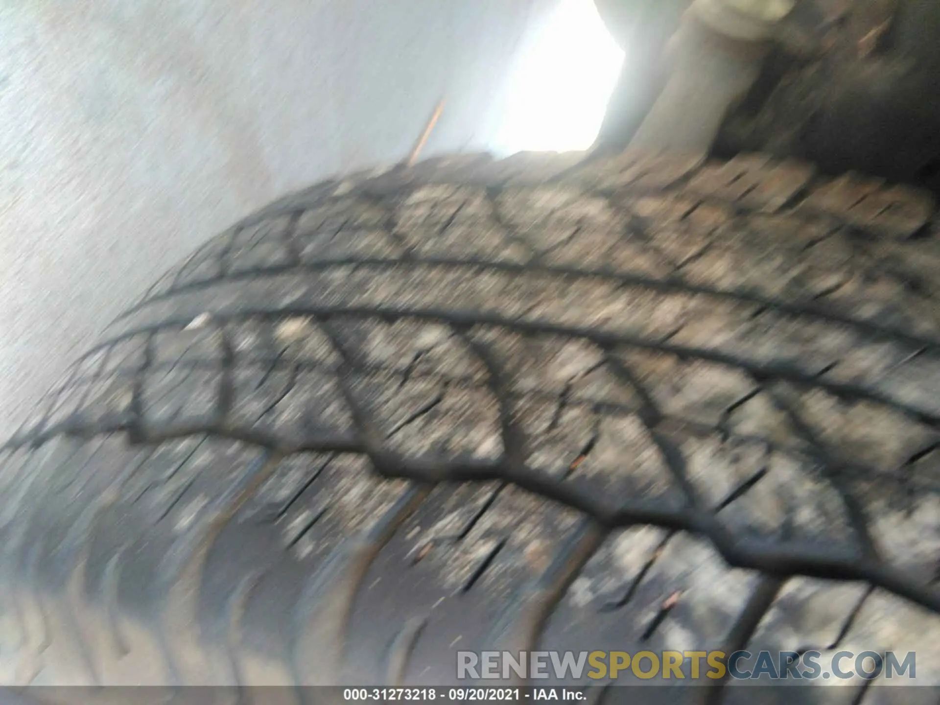 15 fotografías del automóvil dañado JTEBU5JR2K5733935 TOYOTA 4RUNNER 2019