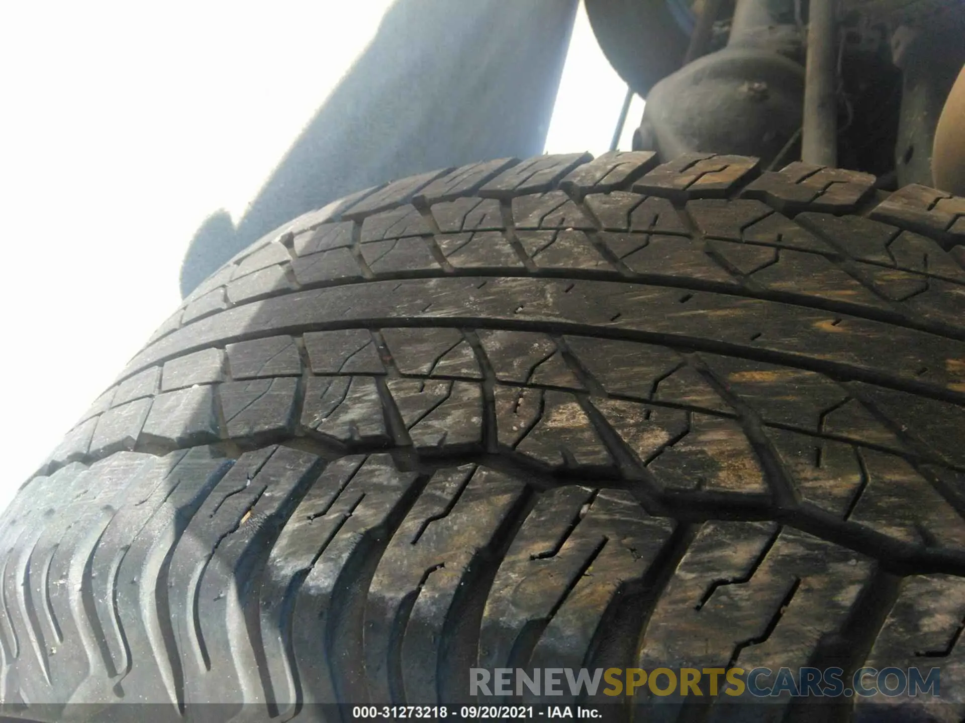 16 fotografías del automóvil dañado JTEBU5JR2K5733935 TOYOTA 4RUNNER 2019