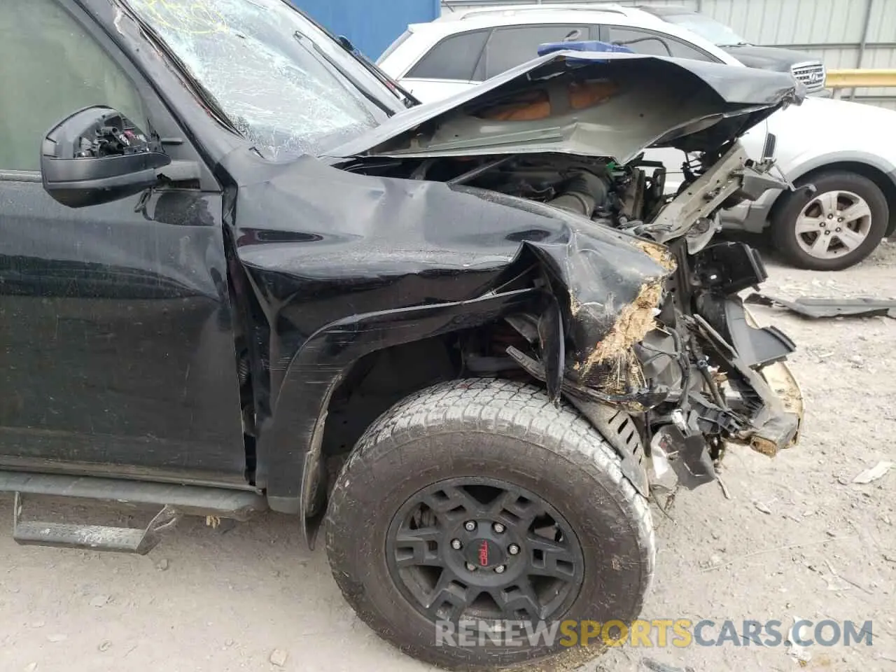 9 fotografías del automóvil dañado JTEBU5JR3K5670845 TOYOTA 4RUNNER 2019
