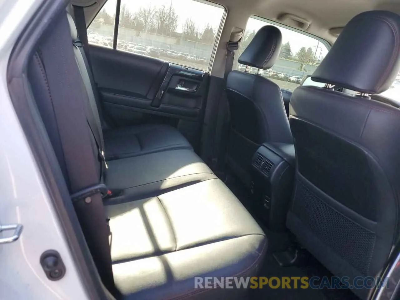 11 fotografías del automóvil dañado JTEBU5JR3K5680064 TOYOTA 4RUNNER 2019