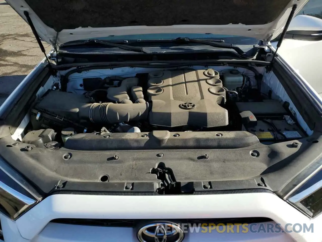 12 fotografías del automóvil dañado JTEBU5JR3K5680064 TOYOTA 4RUNNER 2019