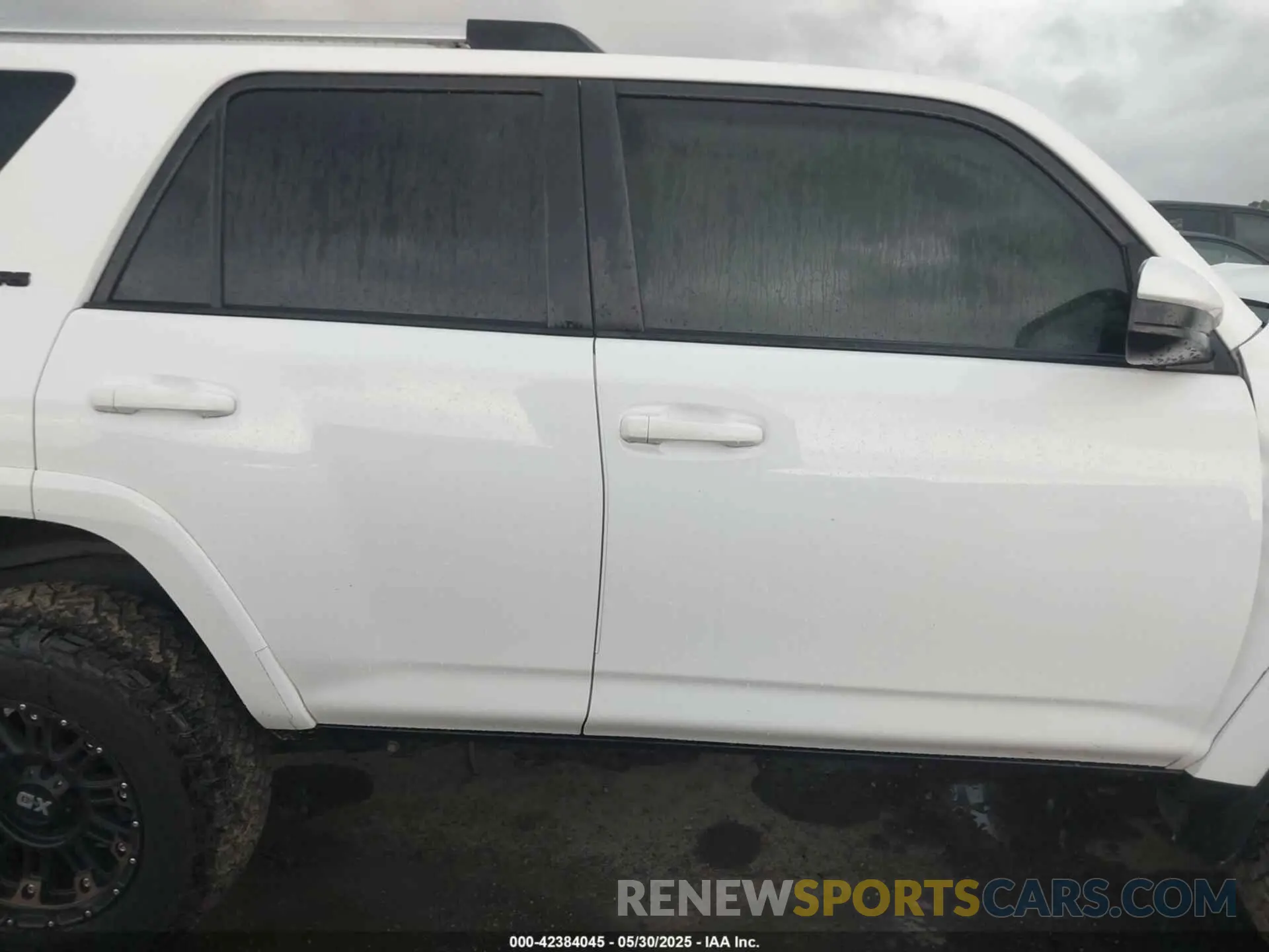 13 fotografías del automóvil dañado JTEBU5JR3K5698385 TOYOTA 4RUNNER 2019