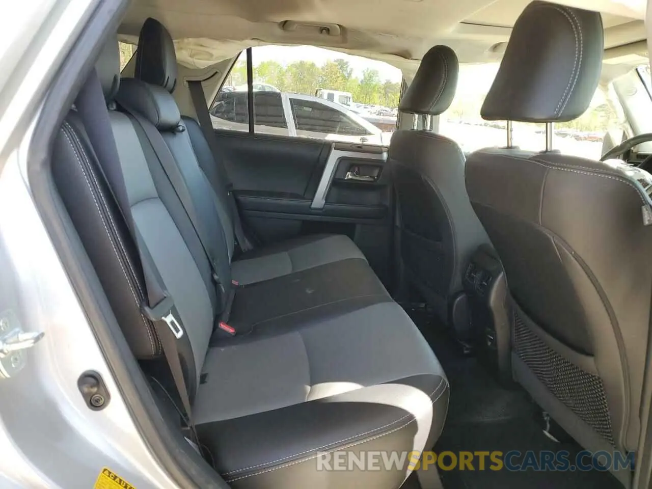 11 fotografías del automóvil dañado JTEBU5JR3K5699925 TOYOTA 4RUNNER 2019