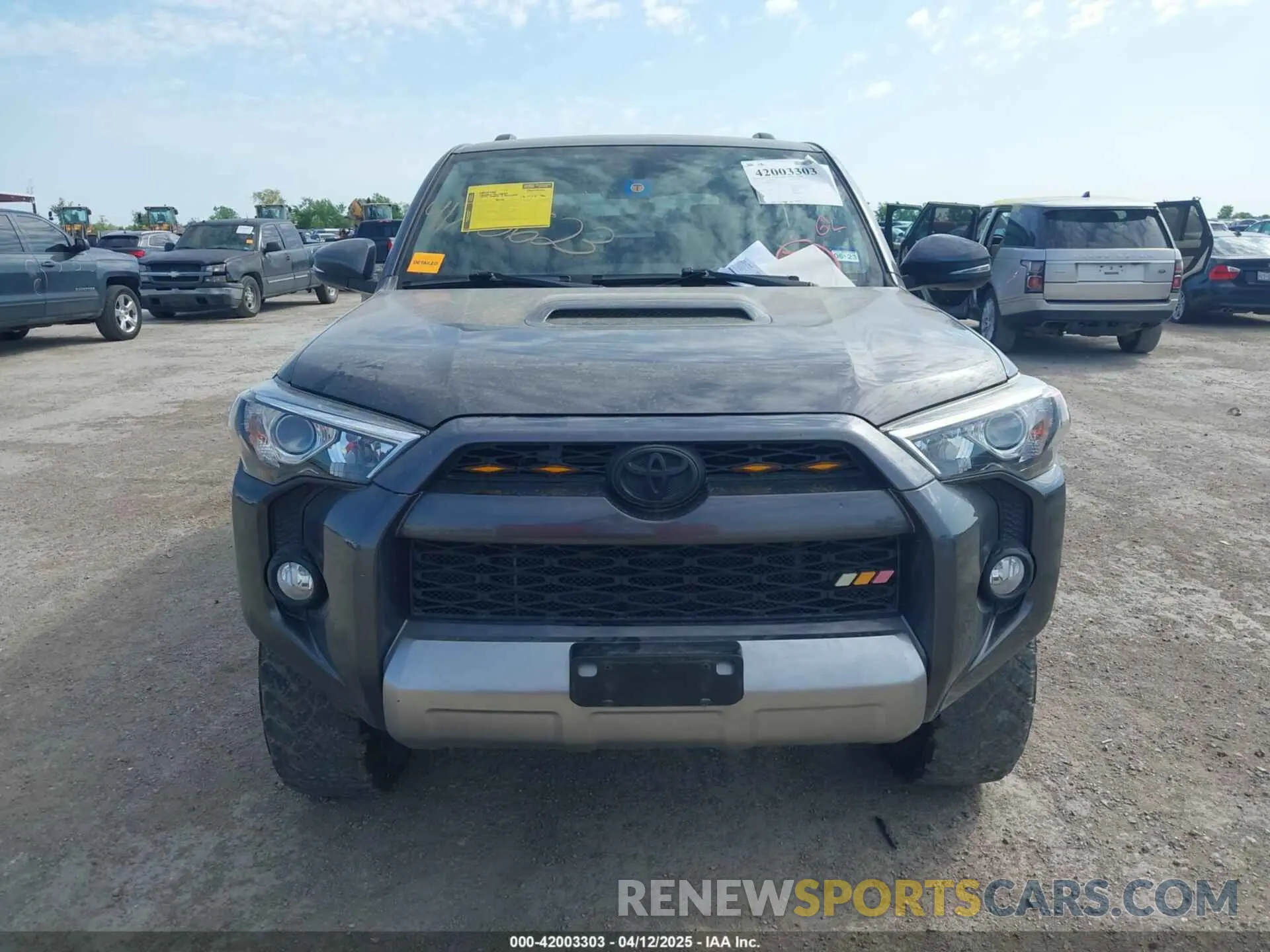 12 fotografías del automóvil dañado JTEBU5JR3K5713628 TOYOTA 4RUNNER 2019