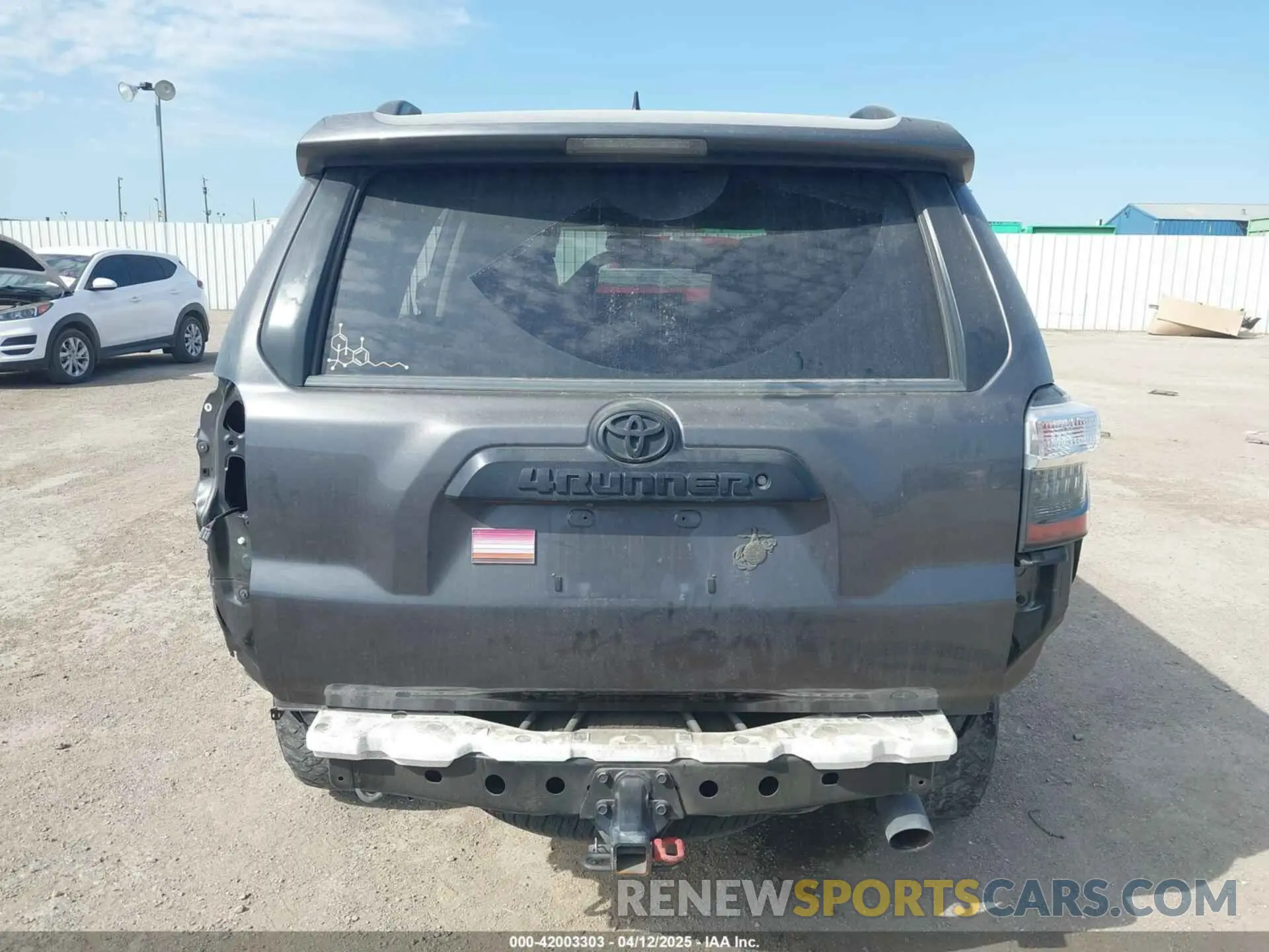 16 fotografías del automóvil dañado JTEBU5JR3K5713628 TOYOTA 4RUNNER 2019