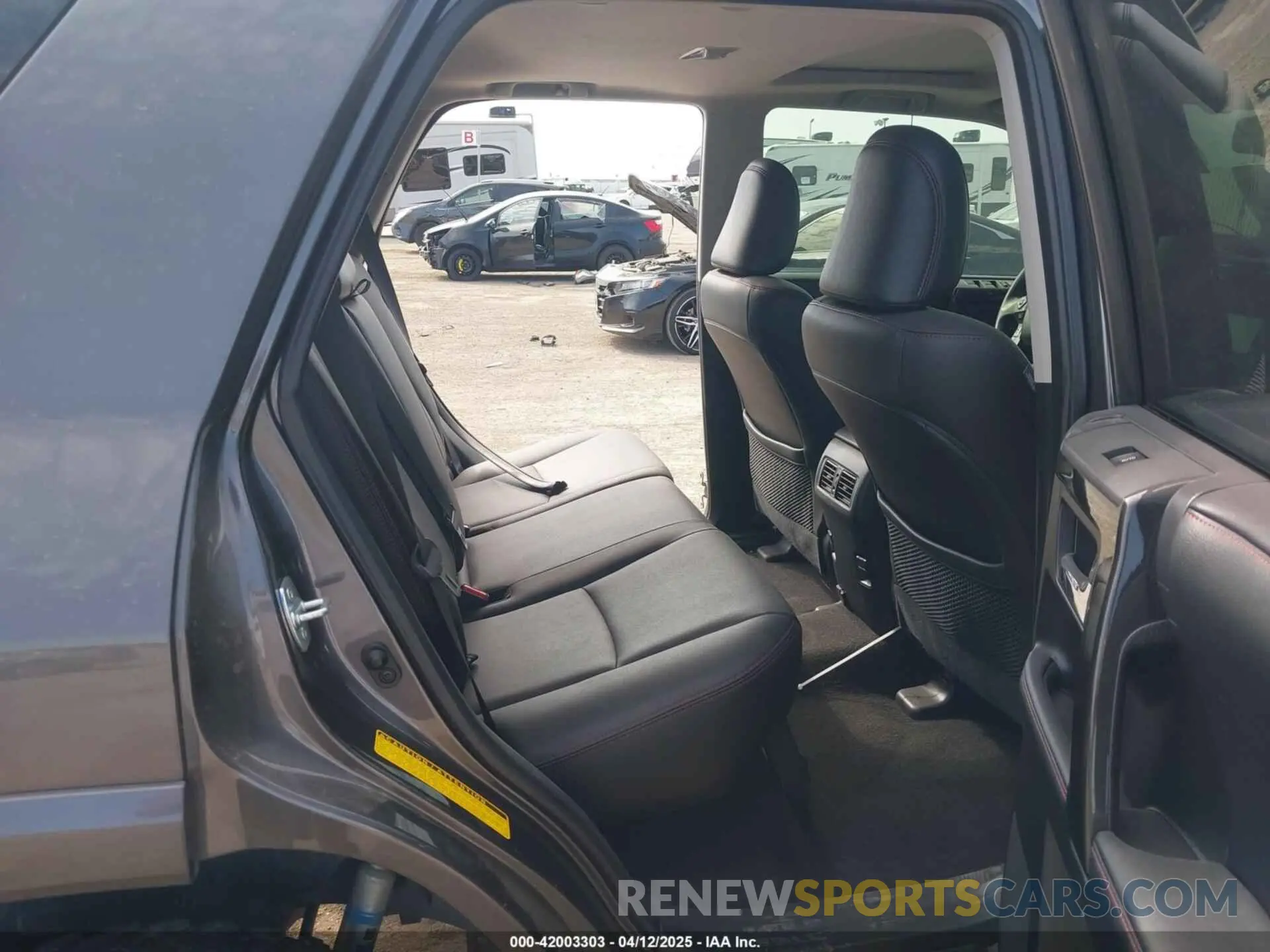 8 fotografías del automóvil dañado JTEBU5JR3K5713628 TOYOTA 4RUNNER 2019