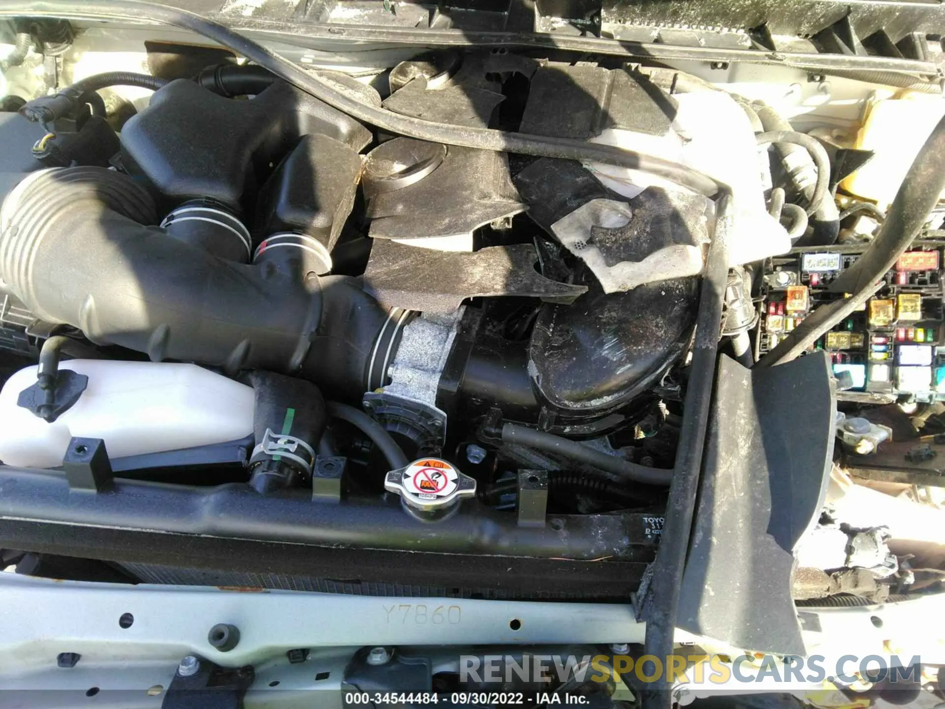 10 fotografías del automóvil dañado JTEBU5JR4K5611366 TOYOTA 4RUNNER 2019