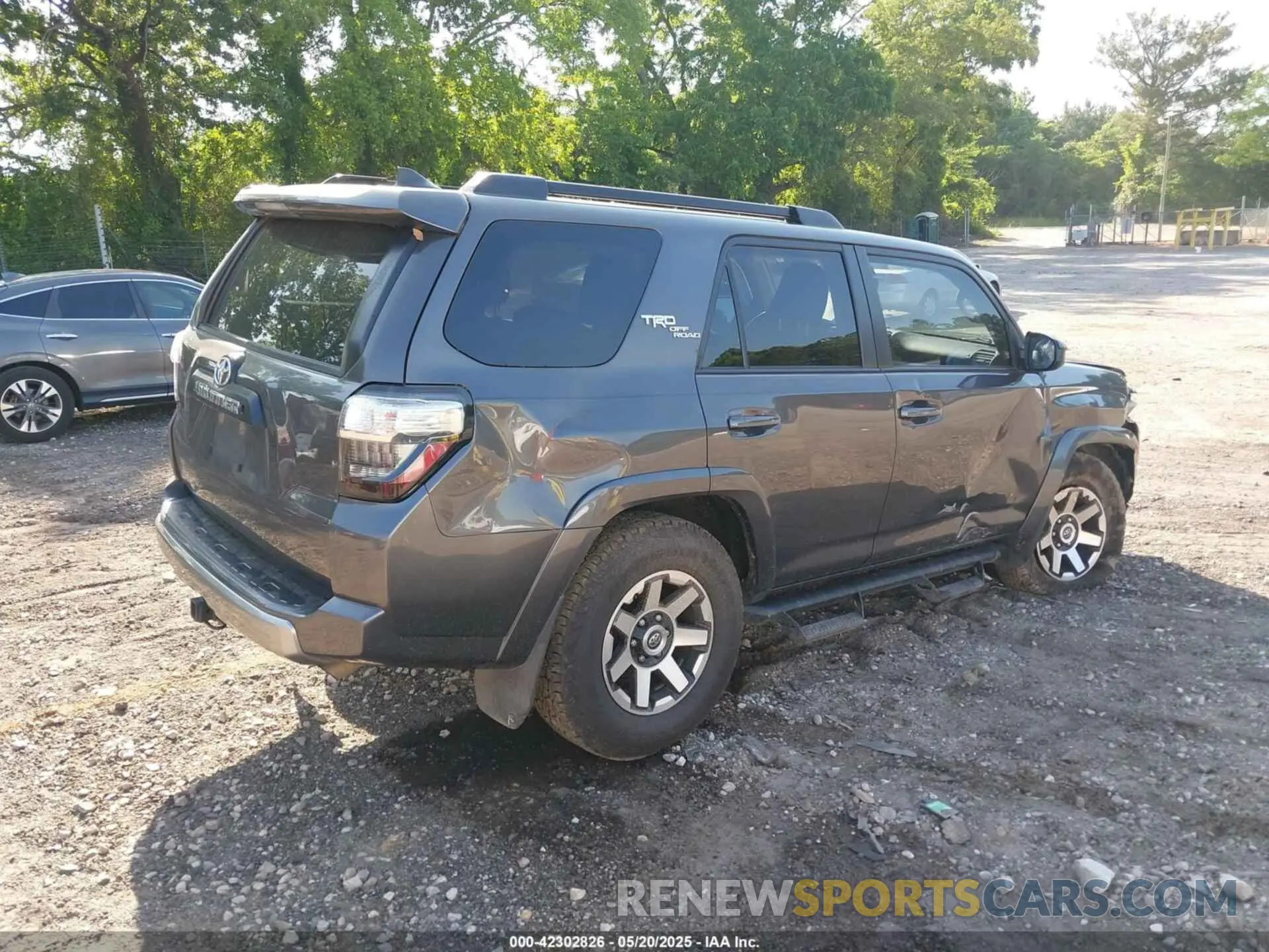 4 fotografías del automóvil dañado JTEBU5JR4K5655481 TOYOTA 4RUNNER 2019