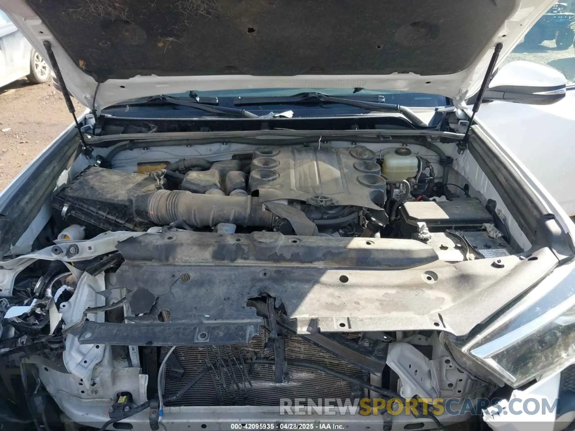 10 fotografías del automóvil dañado JTEBU5JR4K5713136 TOYOTA 4RUNNER 2019