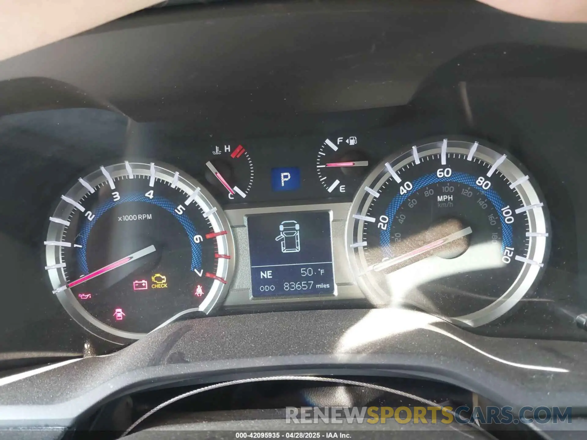7 fotografías del automóvil dañado JTEBU5JR4K5713136 TOYOTA 4RUNNER 2019
