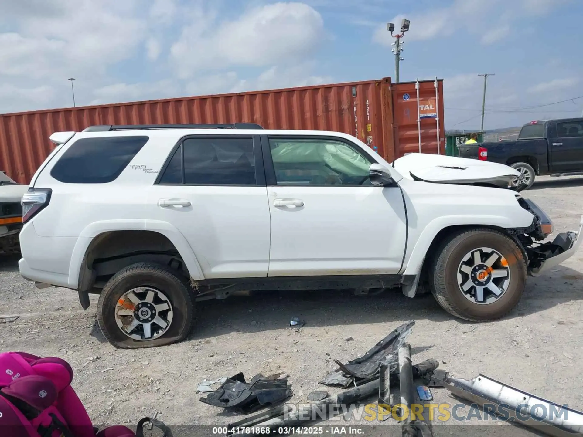 13 fotografías del automóvil dañado JTEBU5JR5K5620447 TOYOTA 4RUNNER 2019