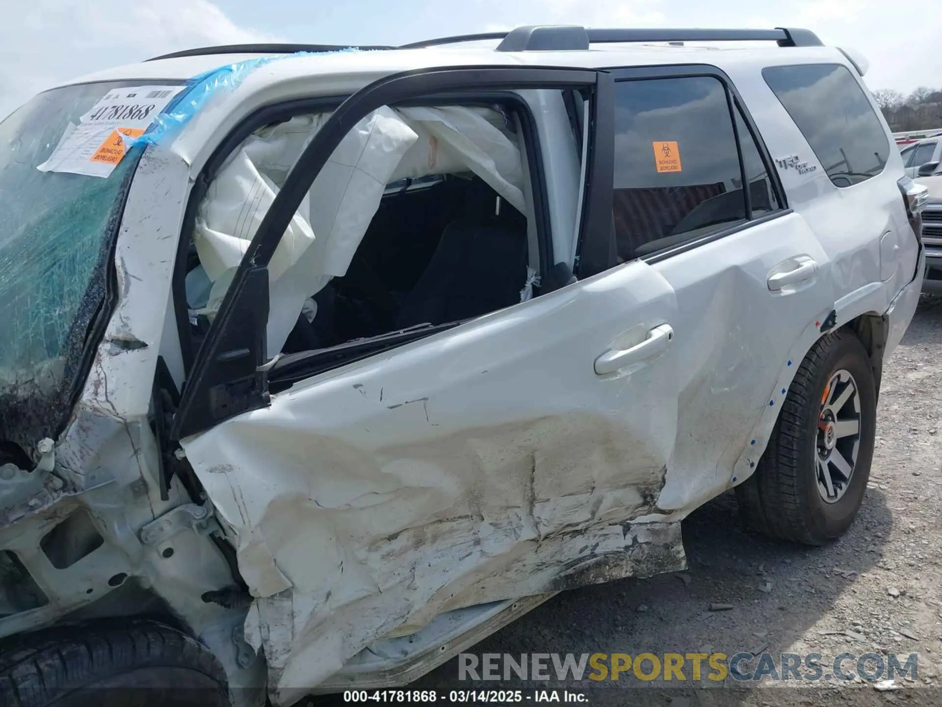 14 fotografías del automóvil dañado JTEBU5JR5K5620447 TOYOTA 4RUNNER 2019
