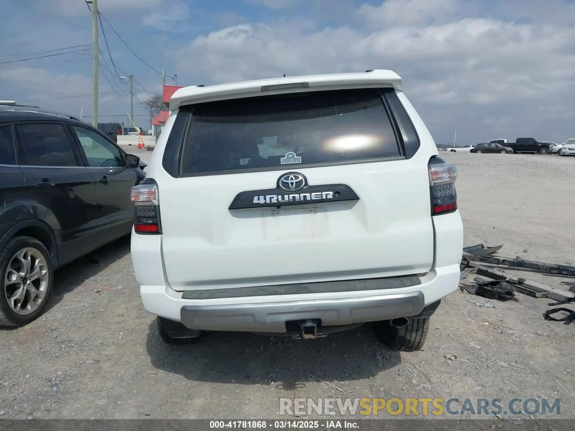 16 fotografías del automóvil dañado JTEBU5JR5K5620447 TOYOTA 4RUNNER 2019