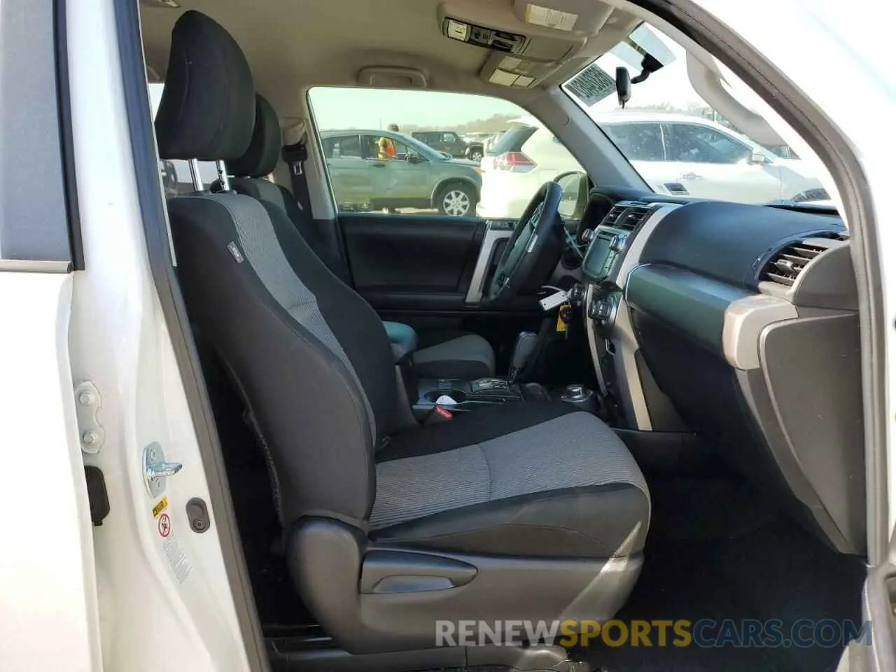 5 fotografías del automóvil dañado JTEBU5JR5K5625292 TOYOTA 4RUNNER 2019