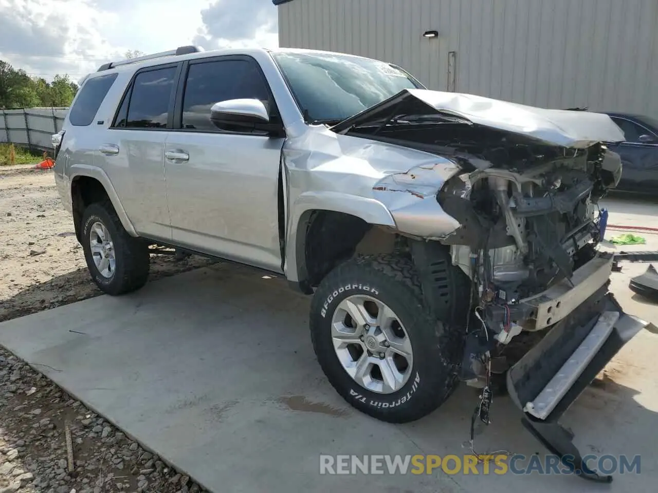 4 fotografías del automóvil dañado JTEBU5JR5K5668613 TOYOTA 4RUNNER 2019