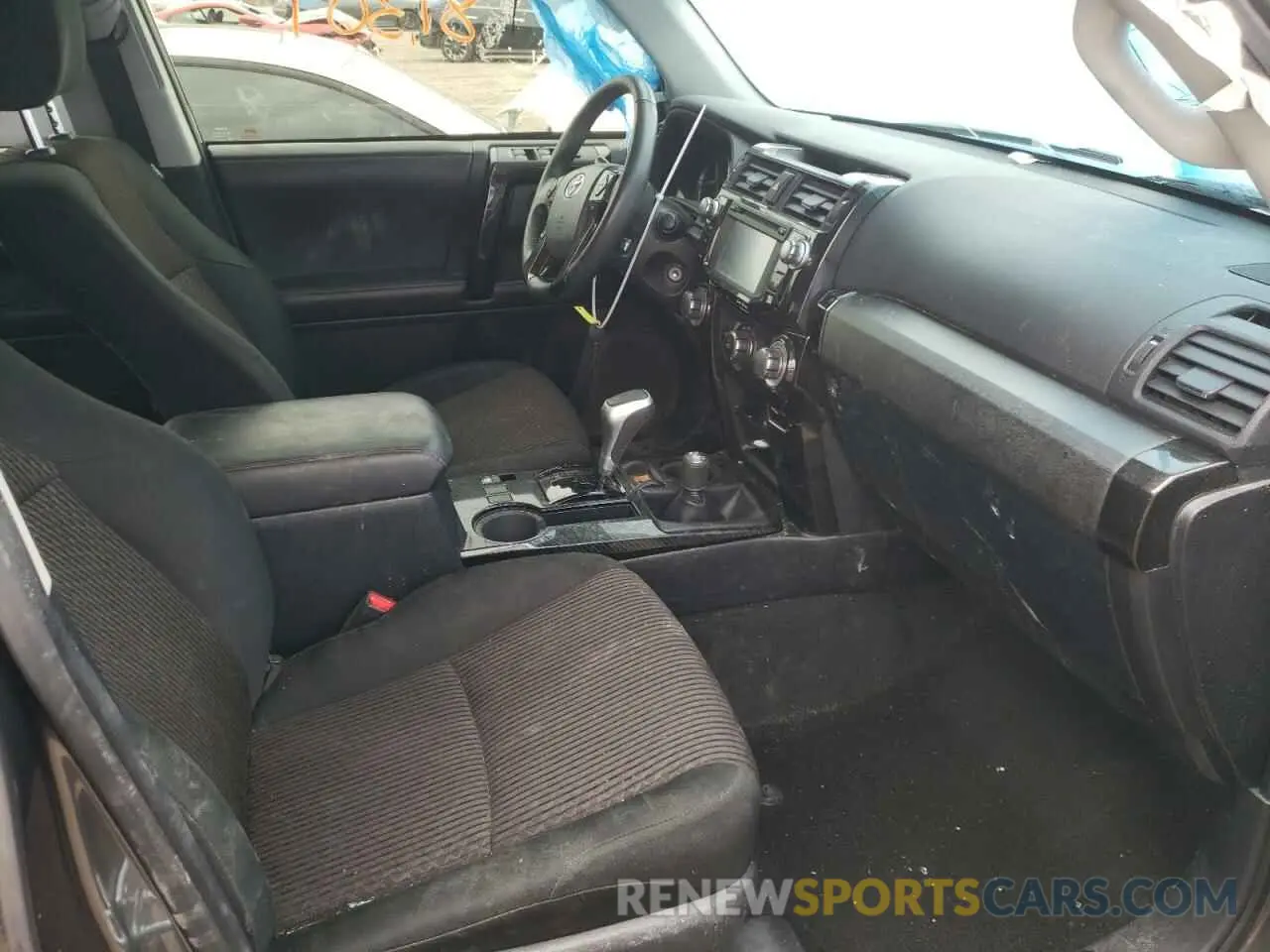 5 fotografías del automóvil dañado JTEBU5JR6K5625656 TOYOTA 4RUNNER 2019
