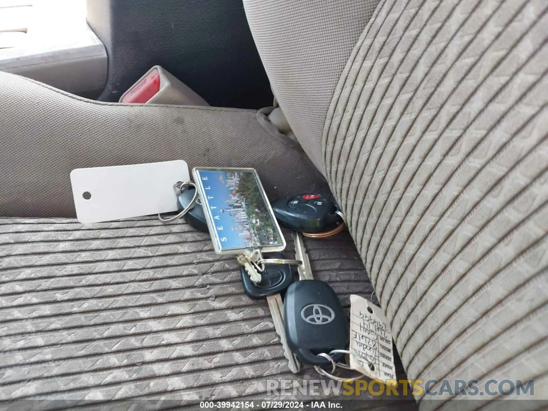 11 fotografías del automóvil dañado JTEBU5JR6K5649407 TOYOTA 4RUNNER 2019