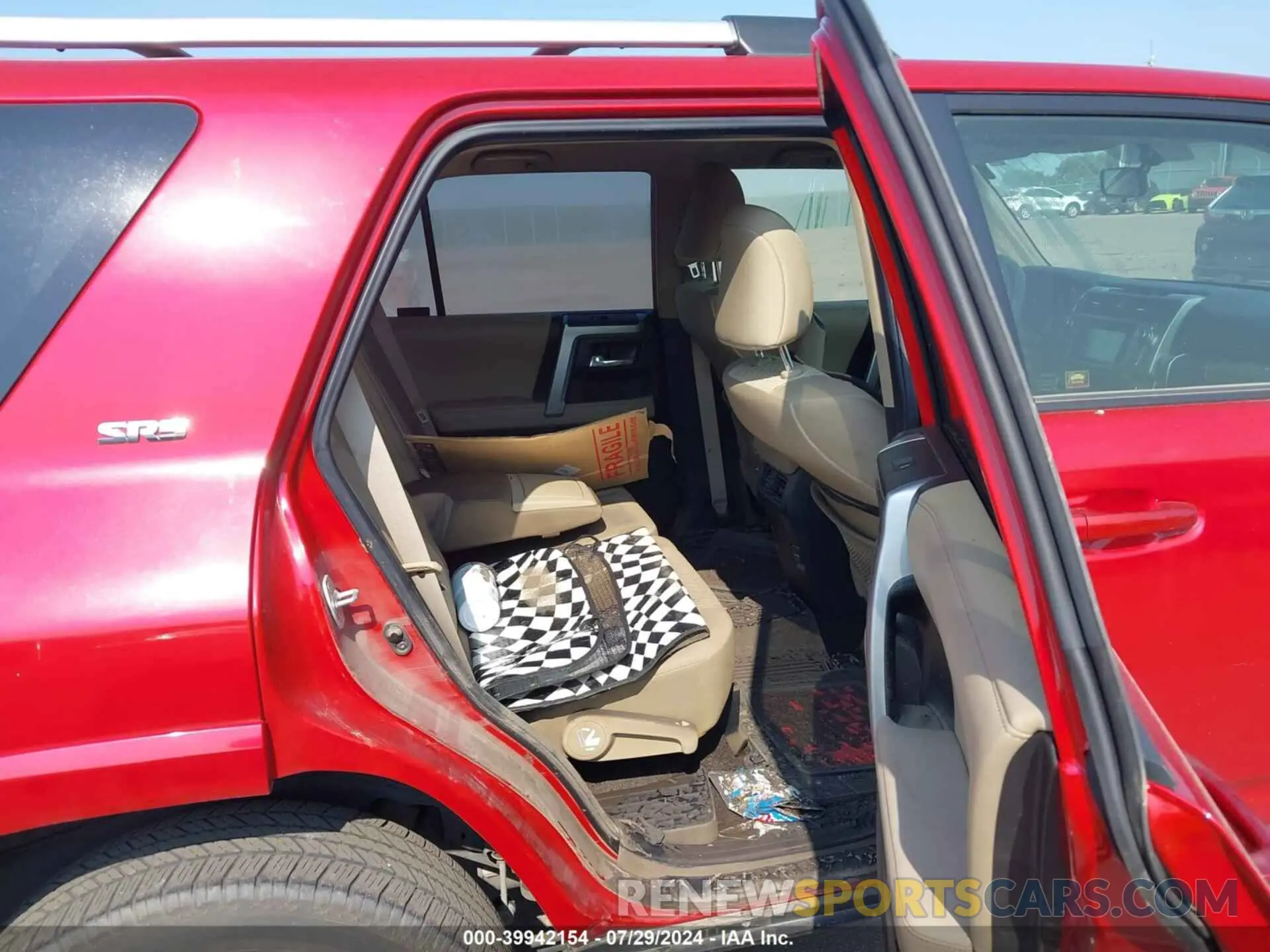 8 fotografías del automóvil dañado JTEBU5JR6K5649407 TOYOTA 4RUNNER 2019