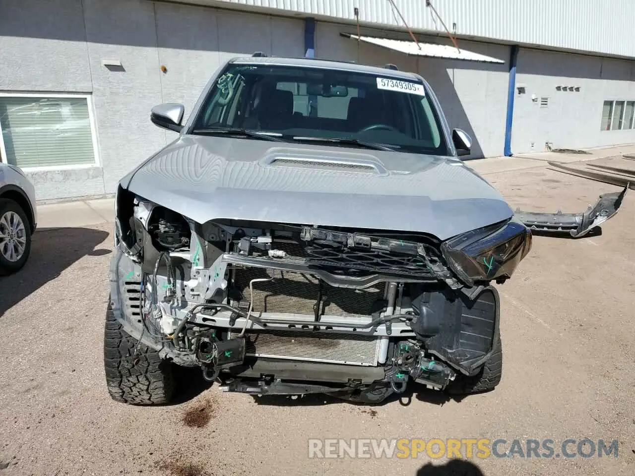5 fotografías del automóvil dañado JTEBU5JR6K5652856 TOYOTA 4RUNNER 2019