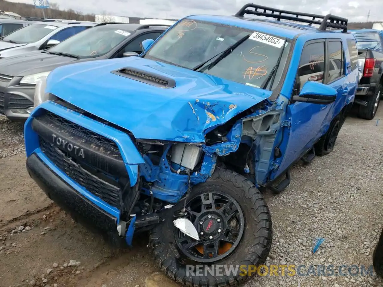 2 fotografías del automóvil dañado JTEBU5JR6K5658429 TOYOTA 4RUNNER 2019