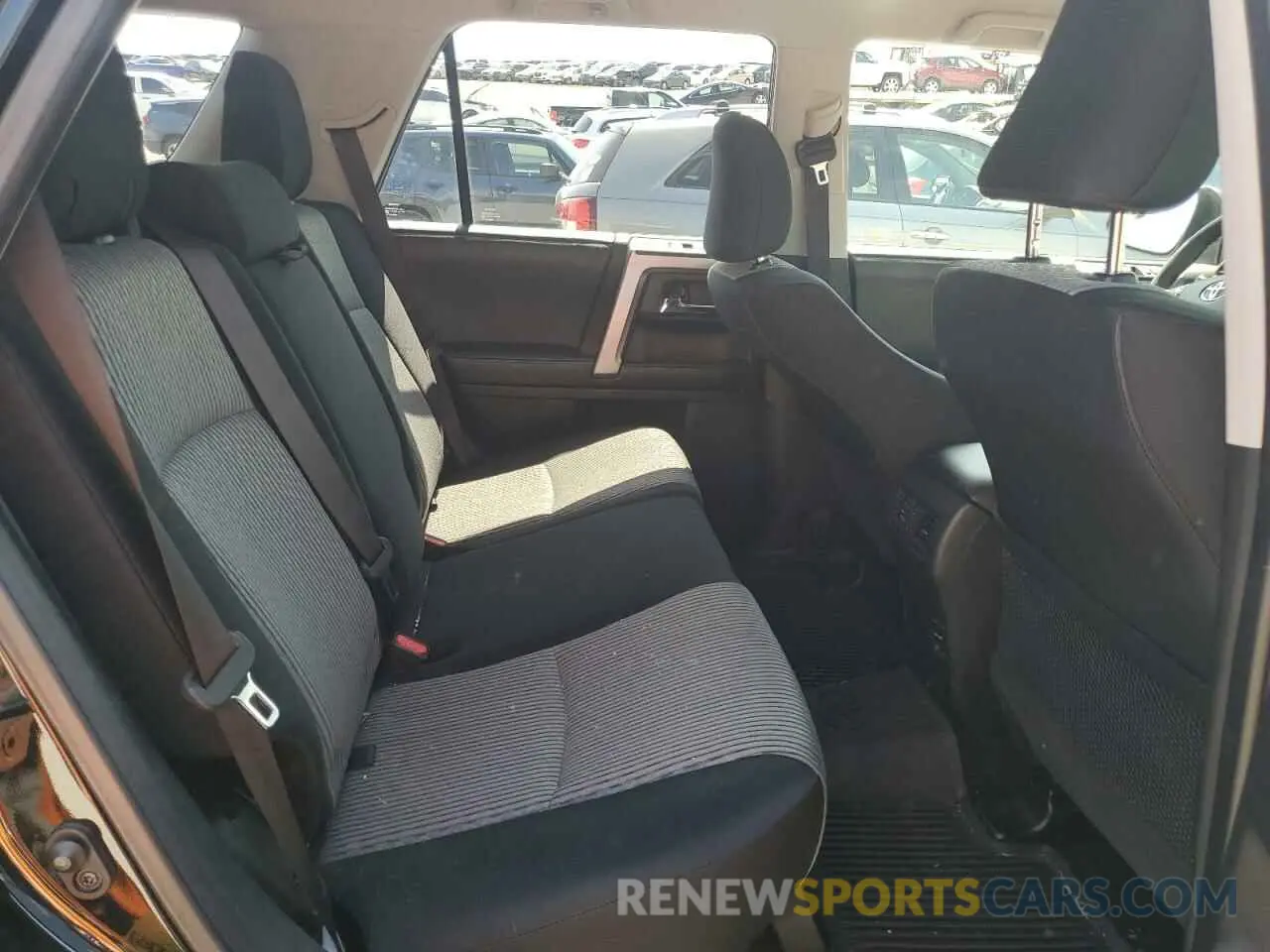 11 fotografías del automóvil dañado JTEBU5JR6K5672508 TOYOTA 4RUNNER 2019