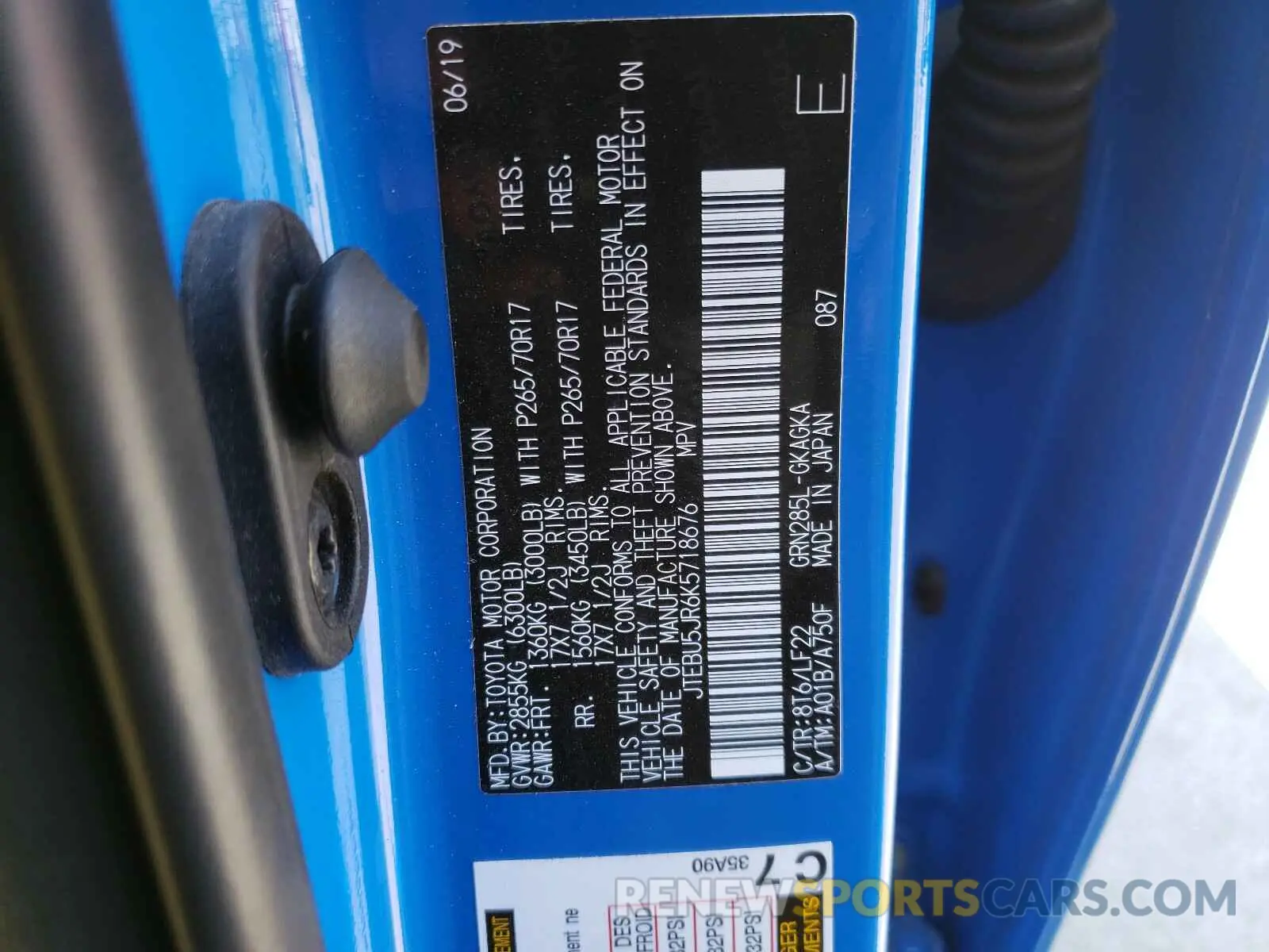 10 fotografías del automóvil dañado JTEBU5JR6K5718676 TOYOTA 4RUNNER 2019