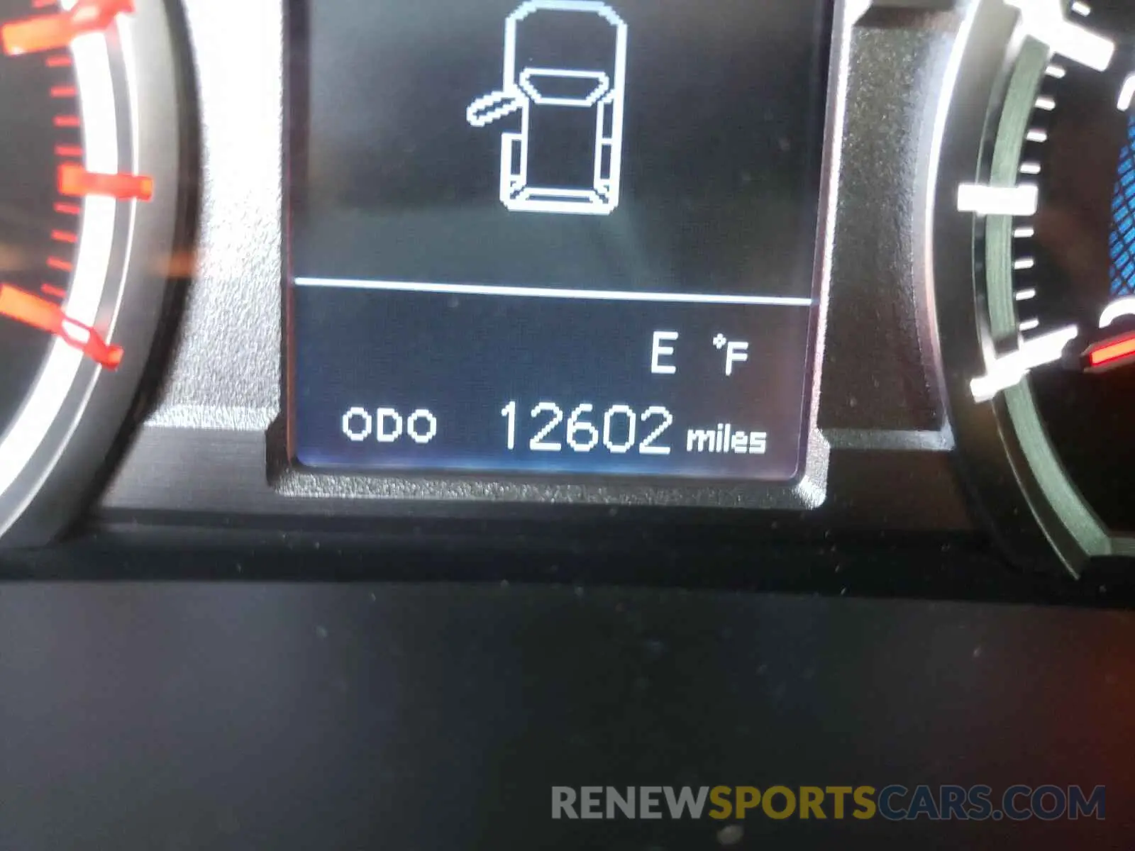 8 fotografías del automóvil dañado JTEBU5JR6K5718676 TOYOTA 4RUNNER 2019