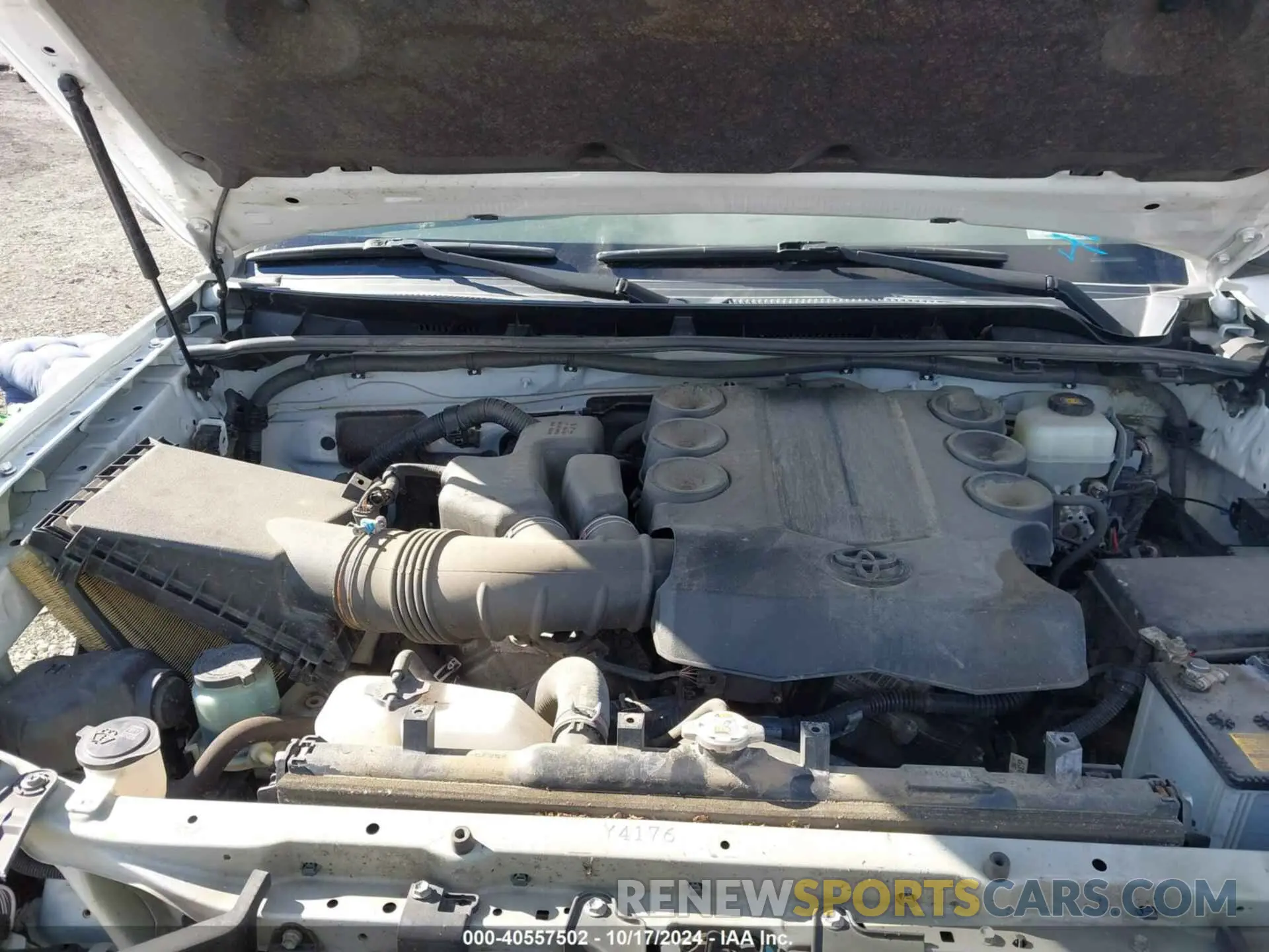 10 fotografías del automóvil dañado JTEBU5JR6K5730925 TOYOTA 4RUNNER 2019