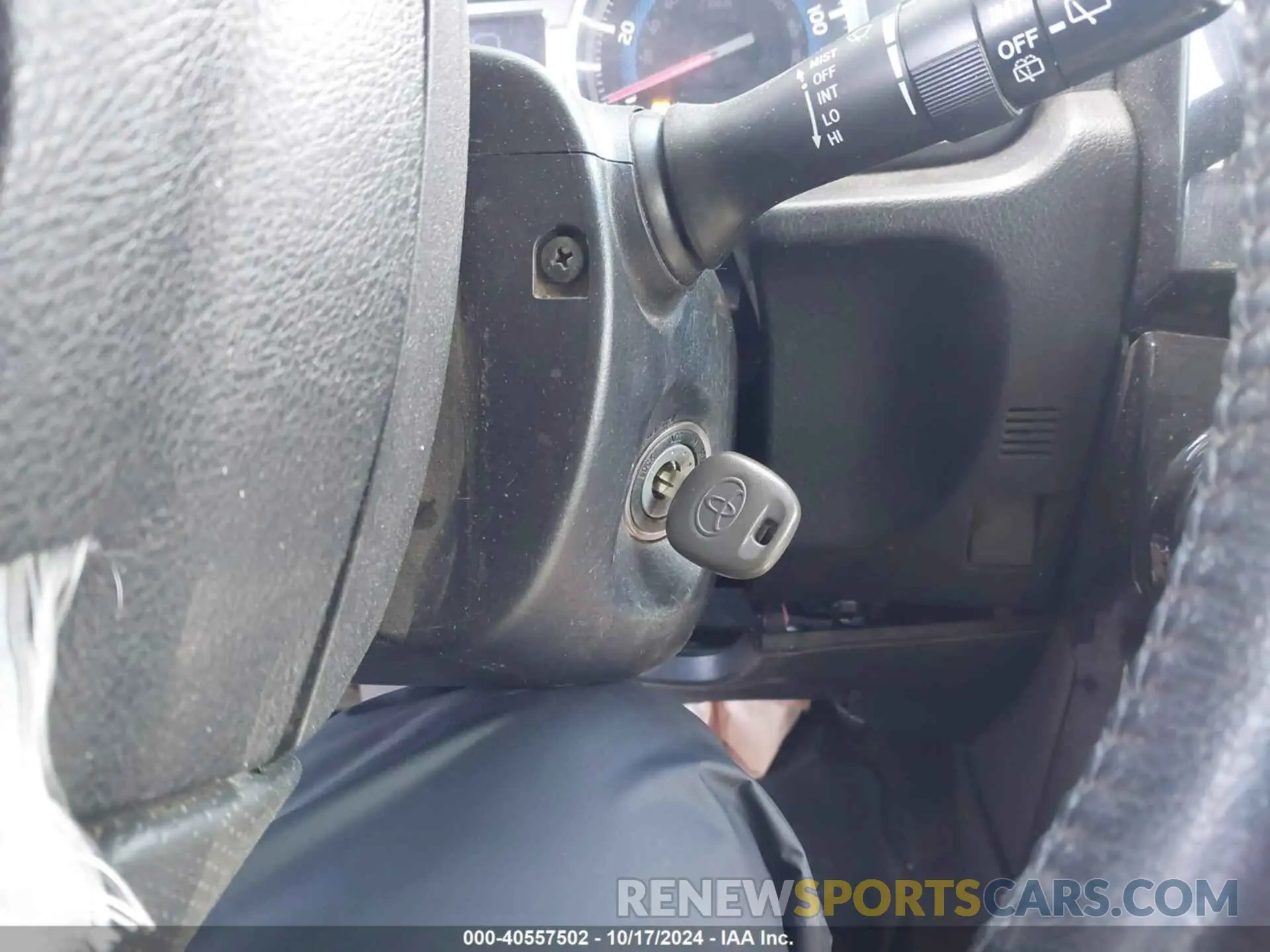 11 fotografías del automóvil dañado JTEBU5JR6K5730925 TOYOTA 4RUNNER 2019