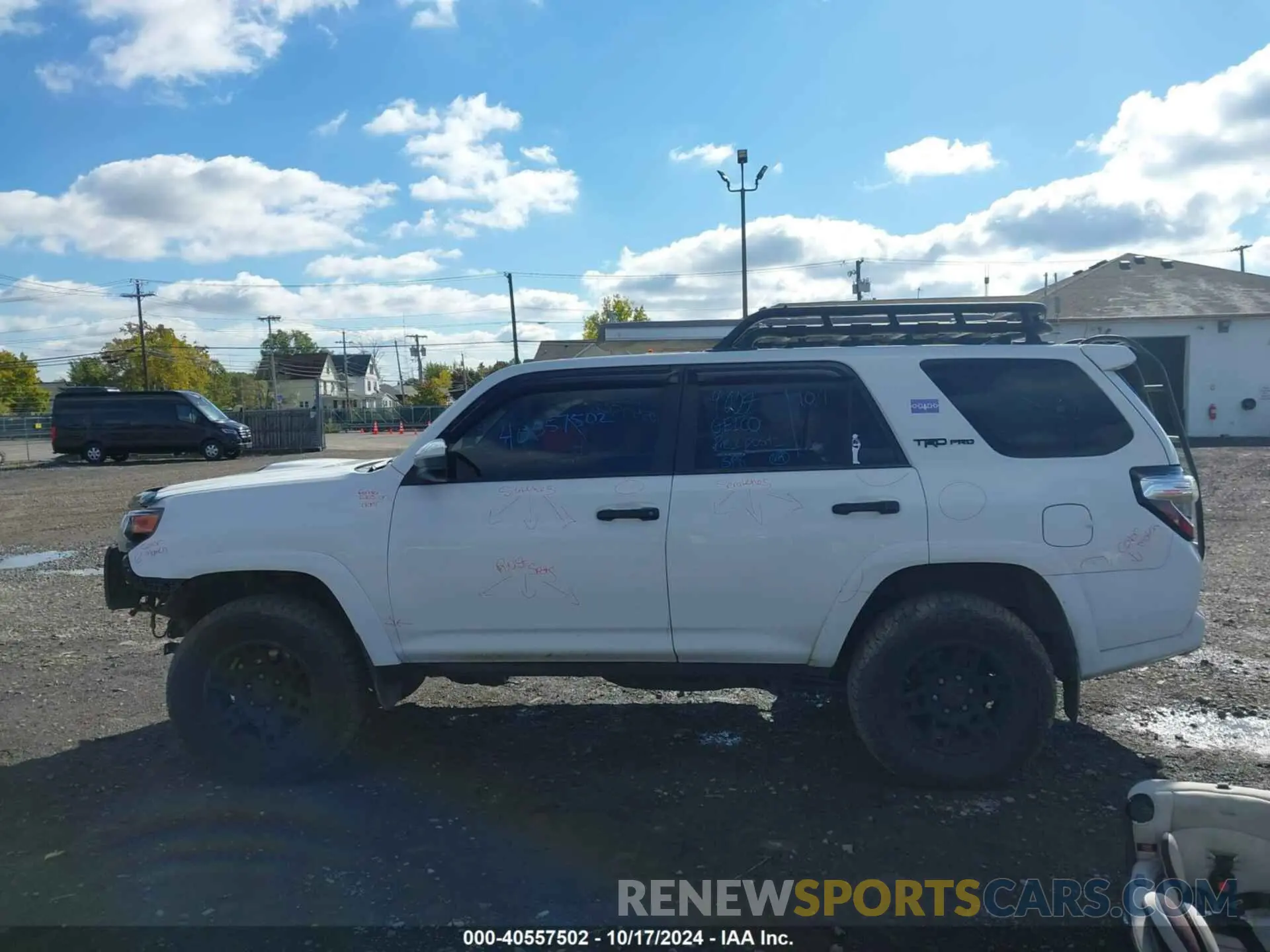 14 fotografías del automóvil dañado JTEBU5JR6K5730925 TOYOTA 4RUNNER 2019