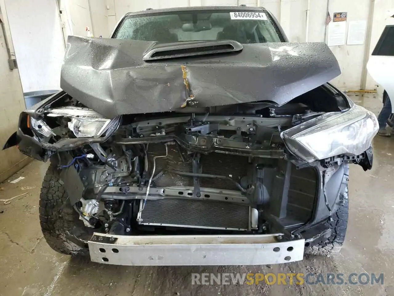 5 fotografías del automóvil dañado JTEBU5JR6K5731010 TOYOTA 4RUNNER 2019