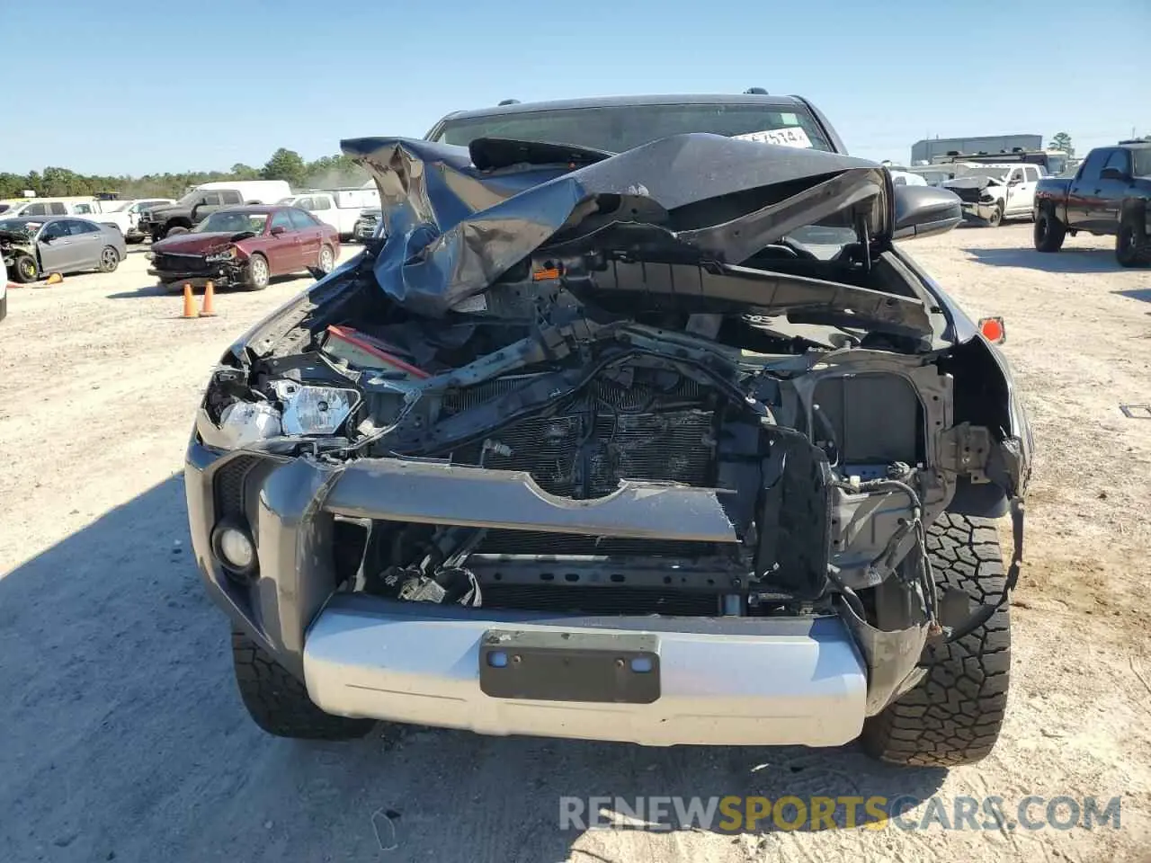 5 fotografías del automóvil dañado JTEBU5JR6K5736675 TOYOTA 4RUNNER 2019