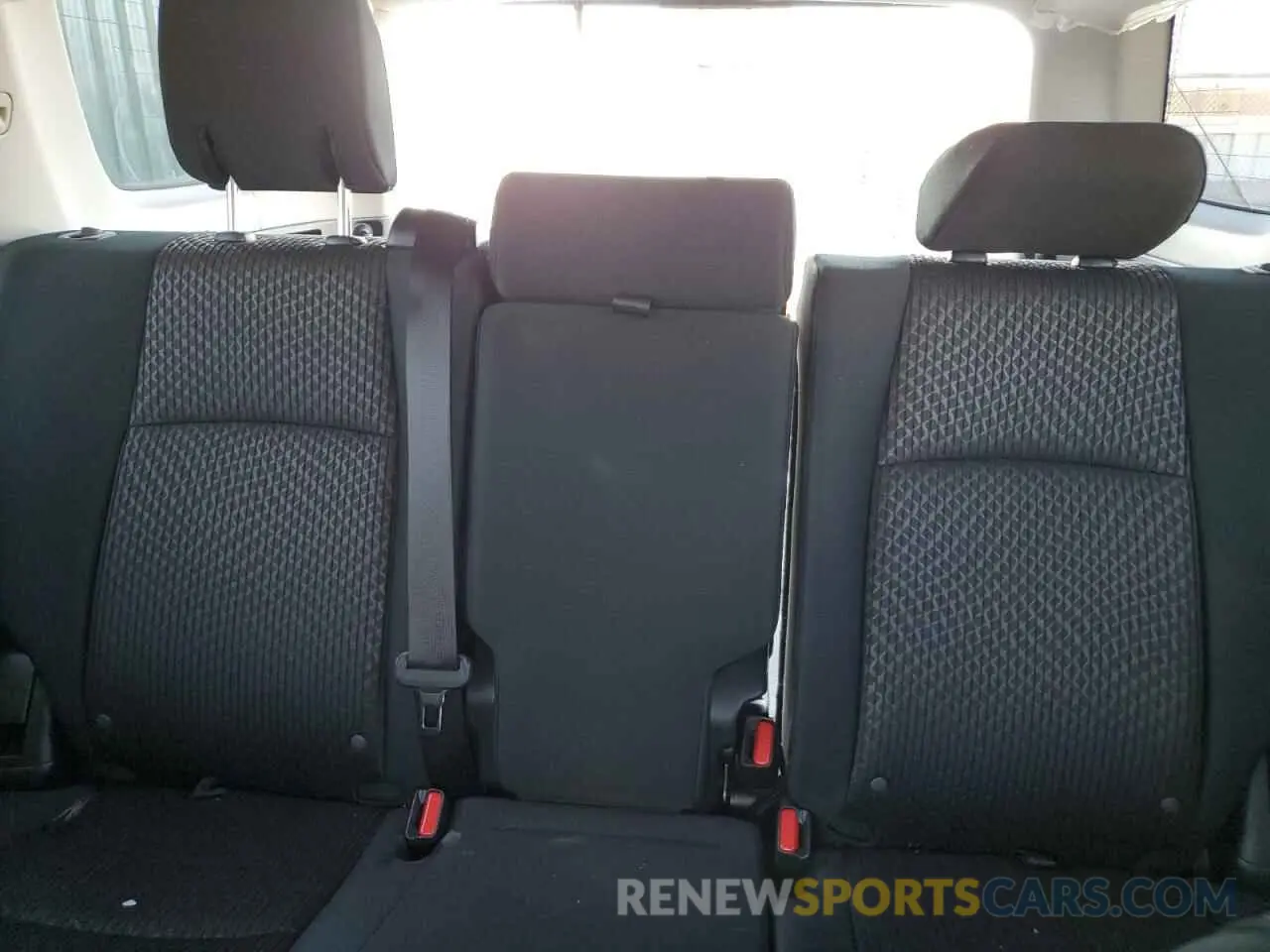 10 fotografías del automóvil dañado JTEBU5JR7K5633443 TOYOTA 4RUNNER 2019