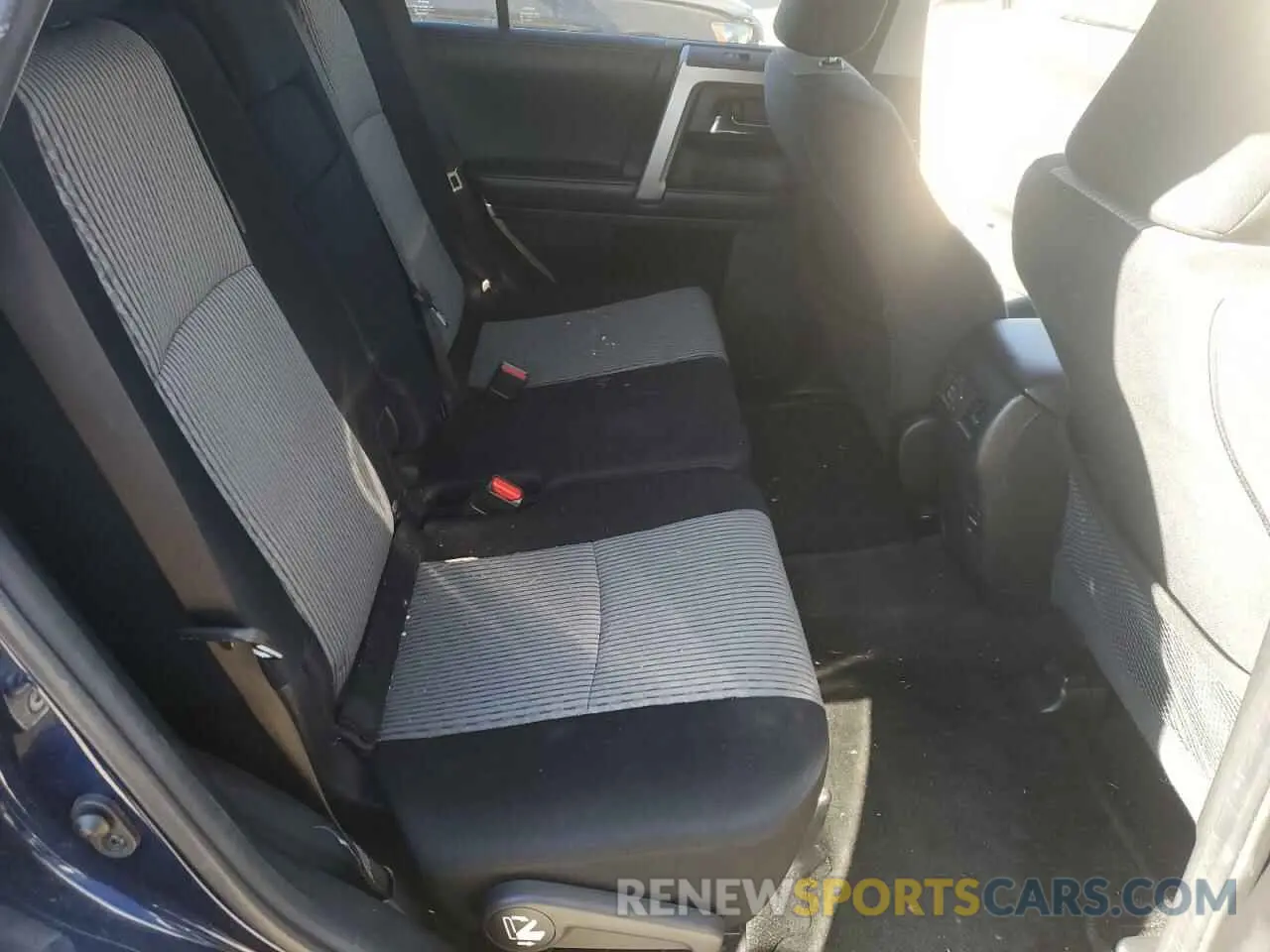 10 fotografías del automóvil dañado JTEBU5JR7K5640411 TOYOTA 4RUNNER 2019