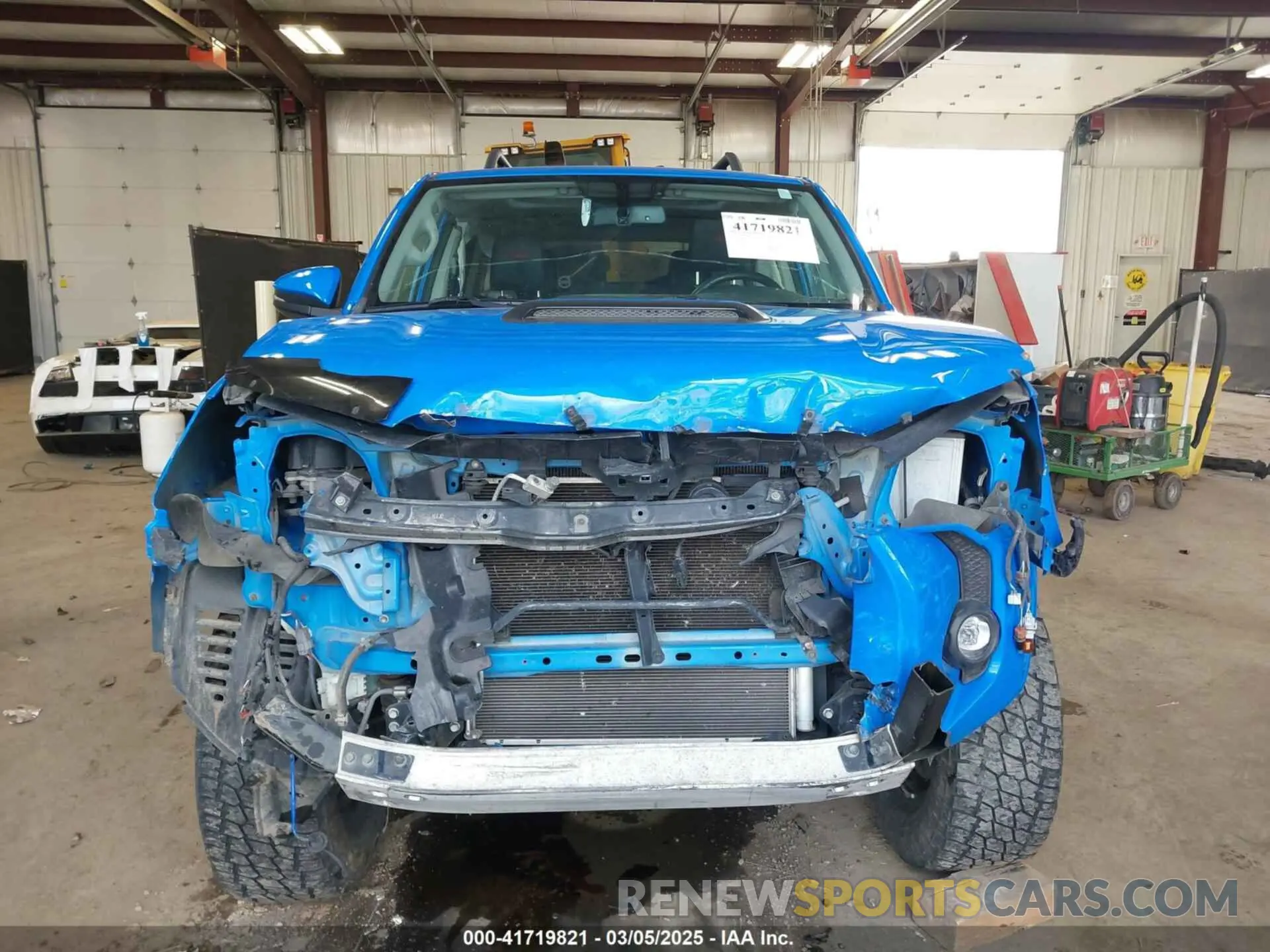 13 fotografías del automóvil dañado JTEBU5JR7K5645074 TOYOTA 4RUNNER 2019