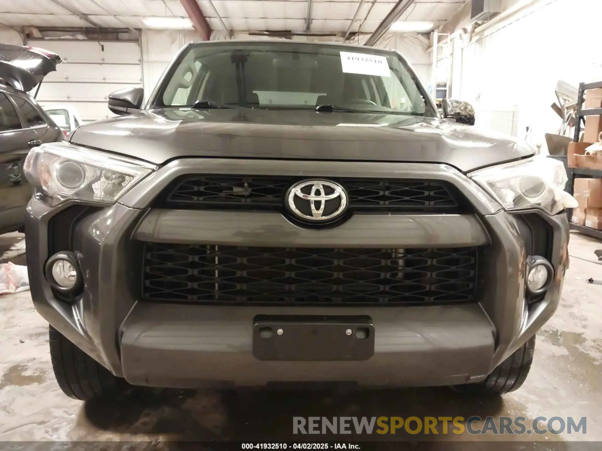 13 fotografías del automóvil dañado JTEBU5JR7K5672873 TOYOTA 4RUNNER 2019