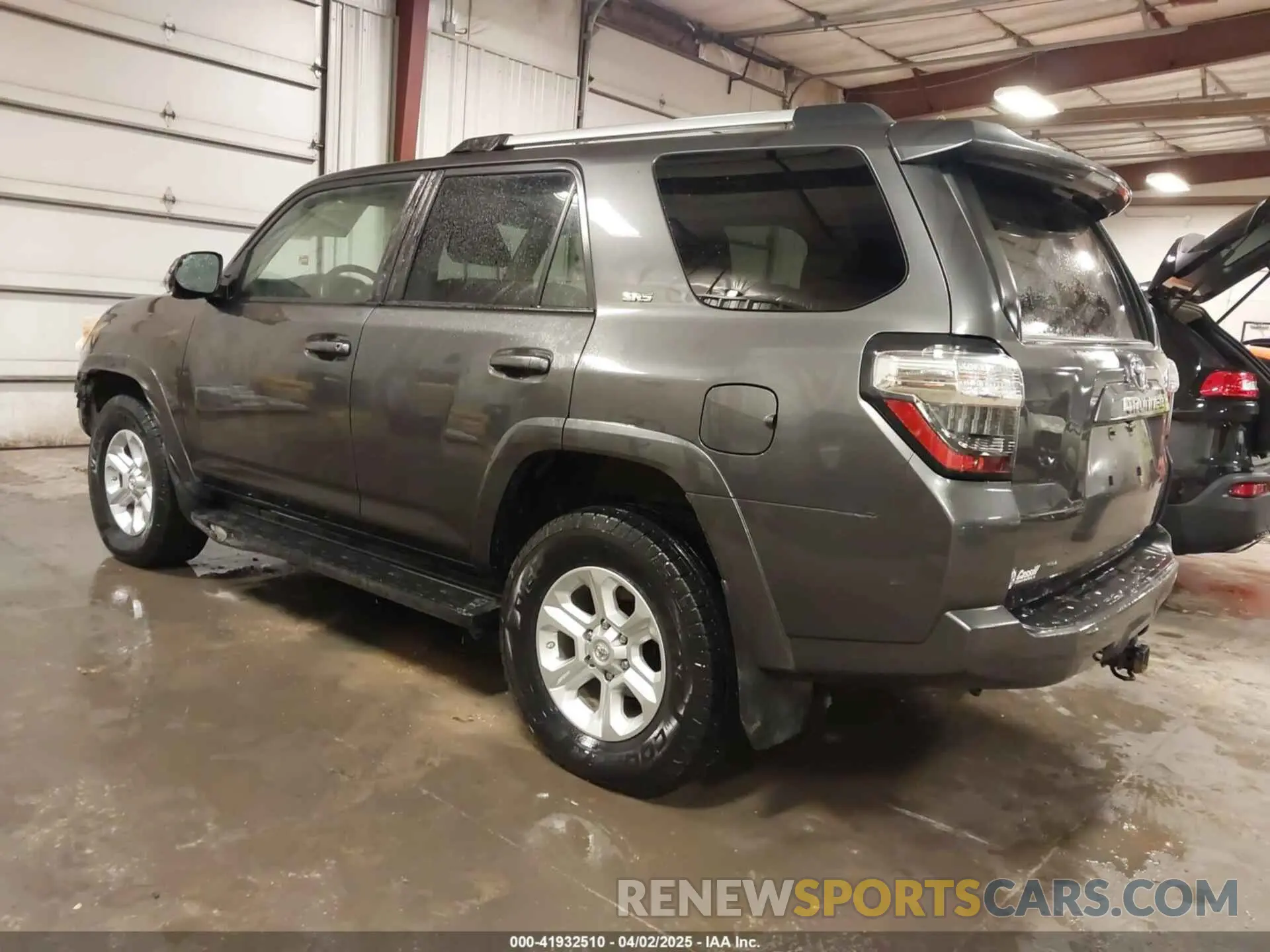 3 fotografías del automóvil dañado JTEBU5JR7K5672873 TOYOTA 4RUNNER 2019