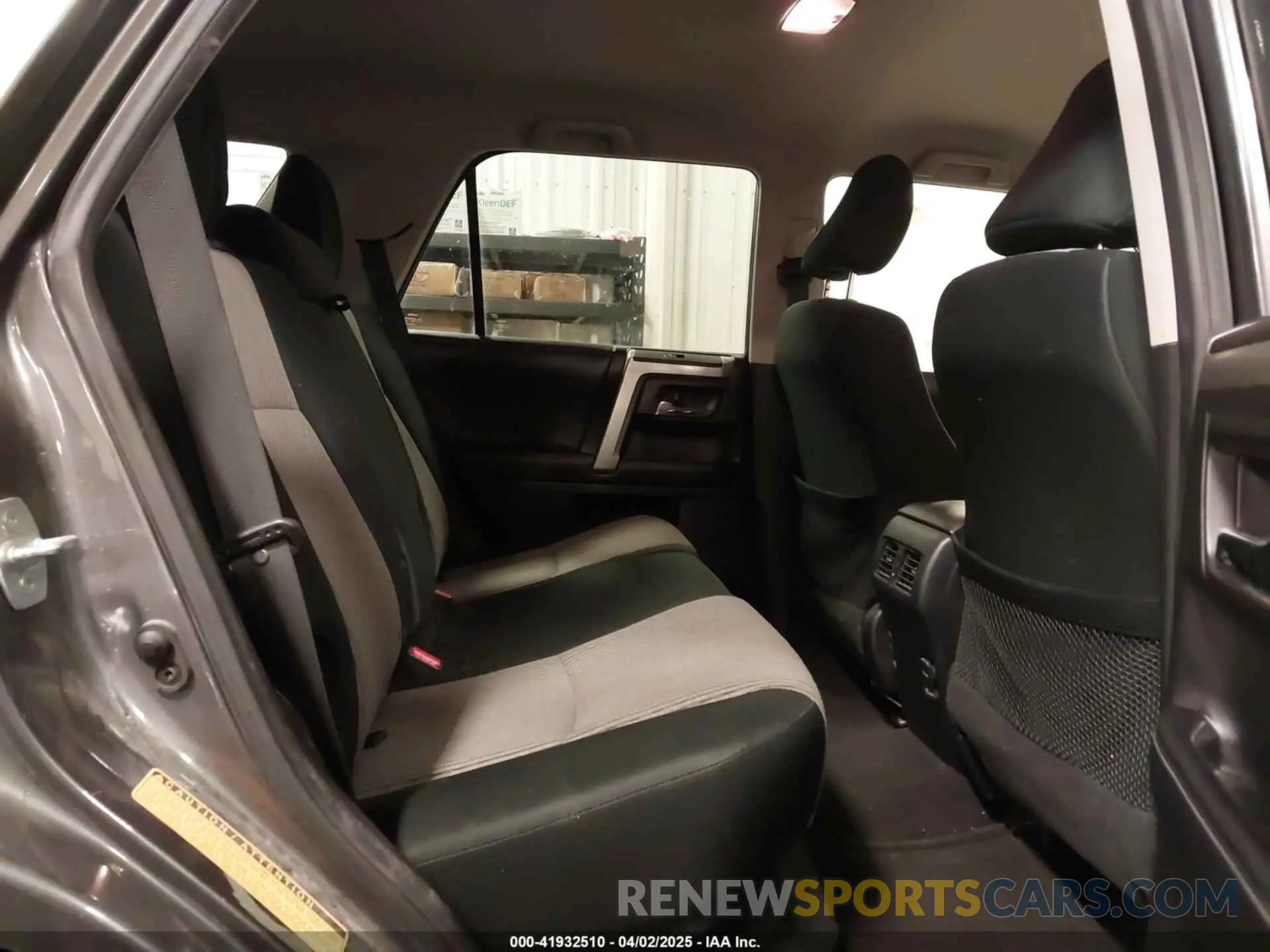 8 fotografías del automóvil dañado JTEBU5JR7K5672873 TOYOTA 4RUNNER 2019