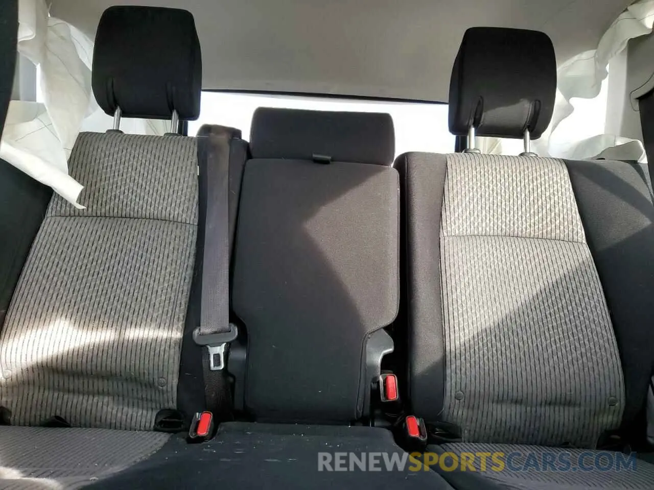 10 fotografías del automóvil dañado JTEBU5JR7K5680472 TOYOTA 4RUNNER 2019