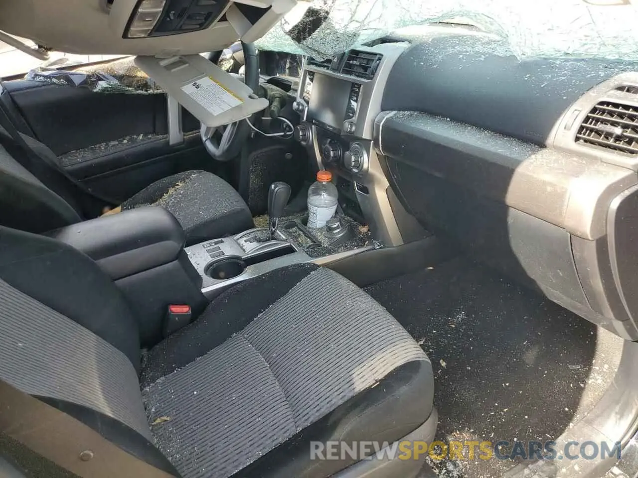 8 fotografías del automóvil dañado JTEBU5JR7K5682335 TOYOTA 4RUNNER 2019