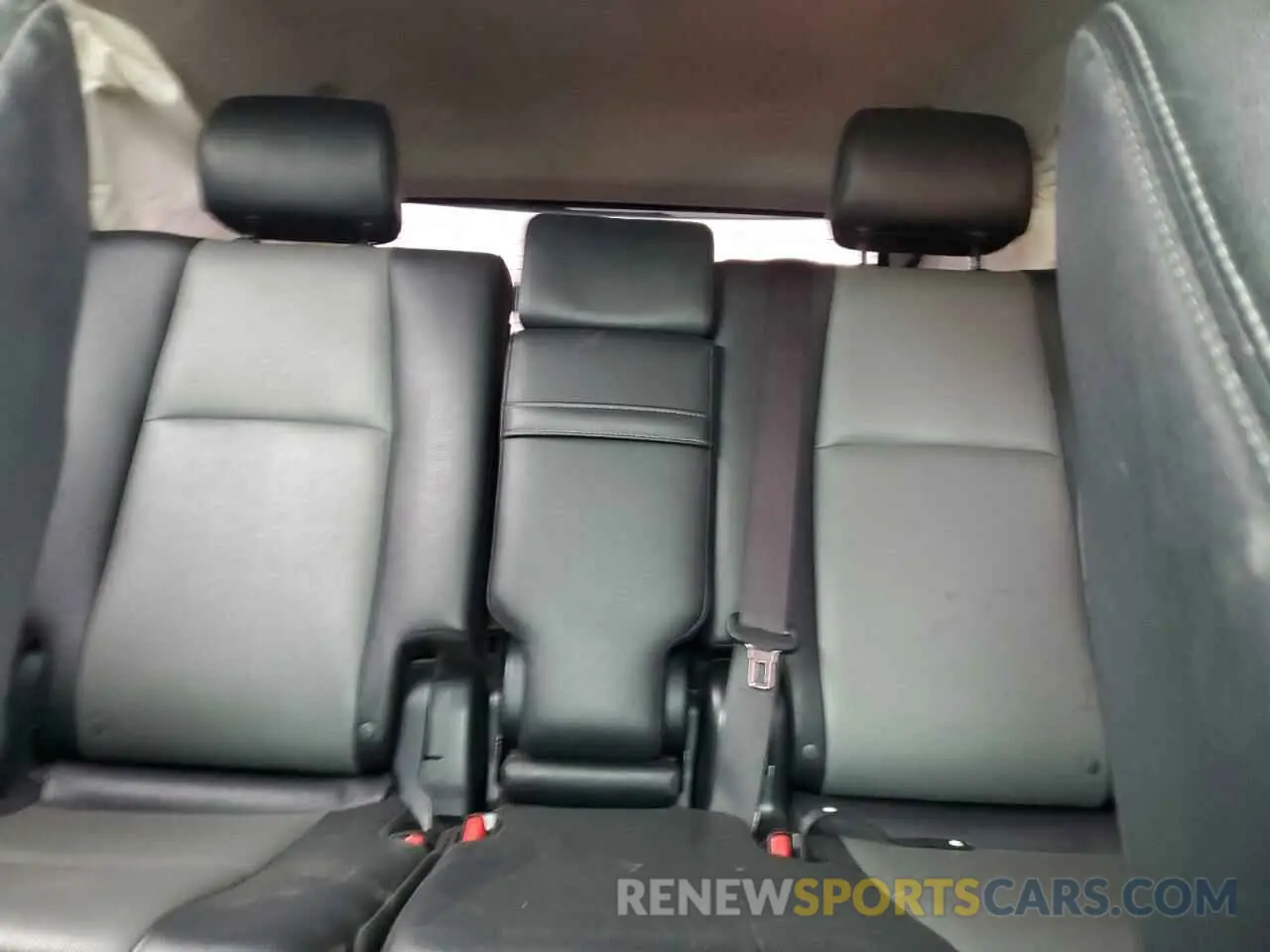 10 fotografías del automóvil dañado JTEBU5JR7K5688975 TOYOTA 4RUNNER 2019