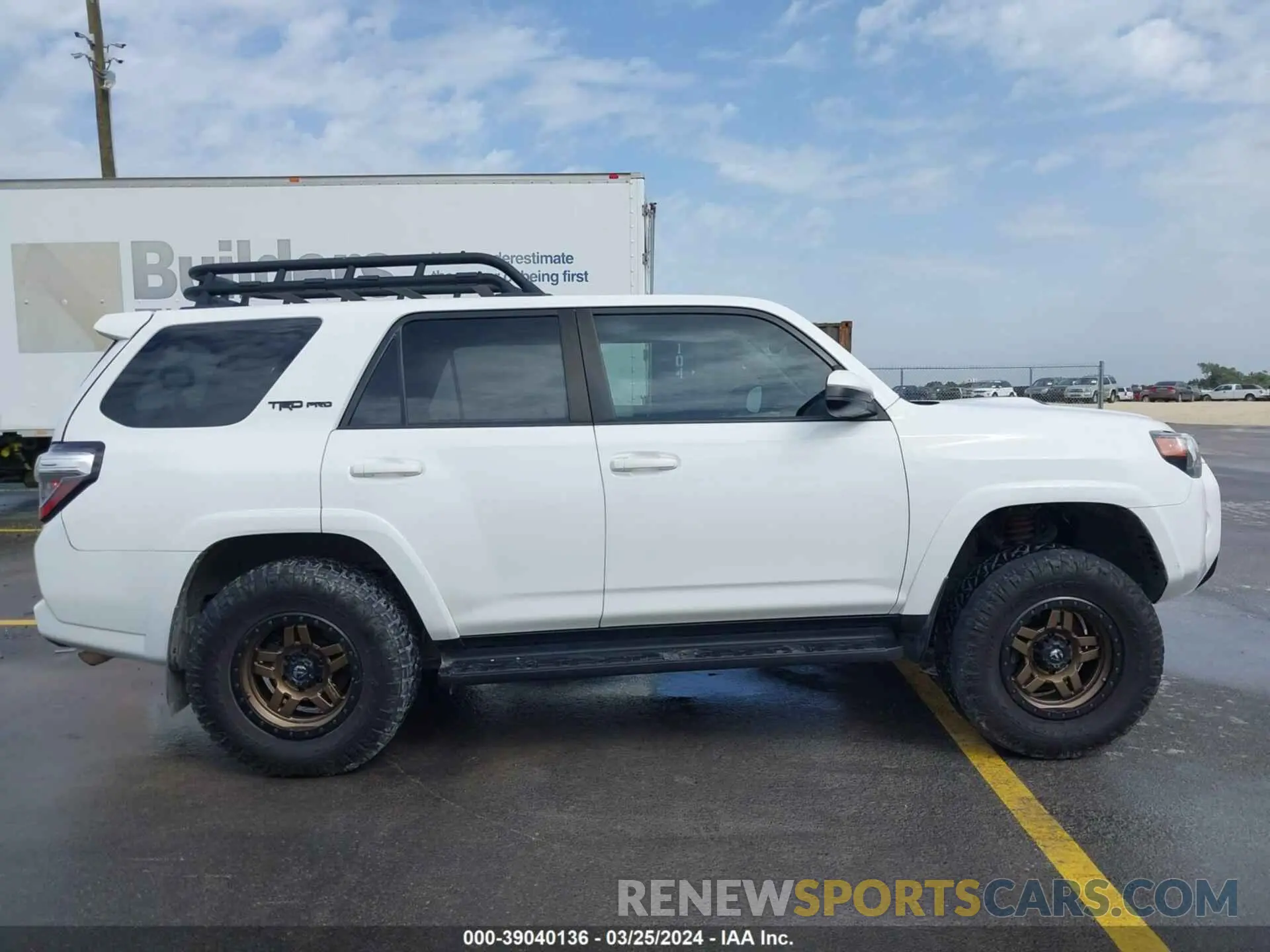 14 fotografías del automóvil dañado JTEBU5JR7K5712028 TOYOTA 4RUNNER 2019