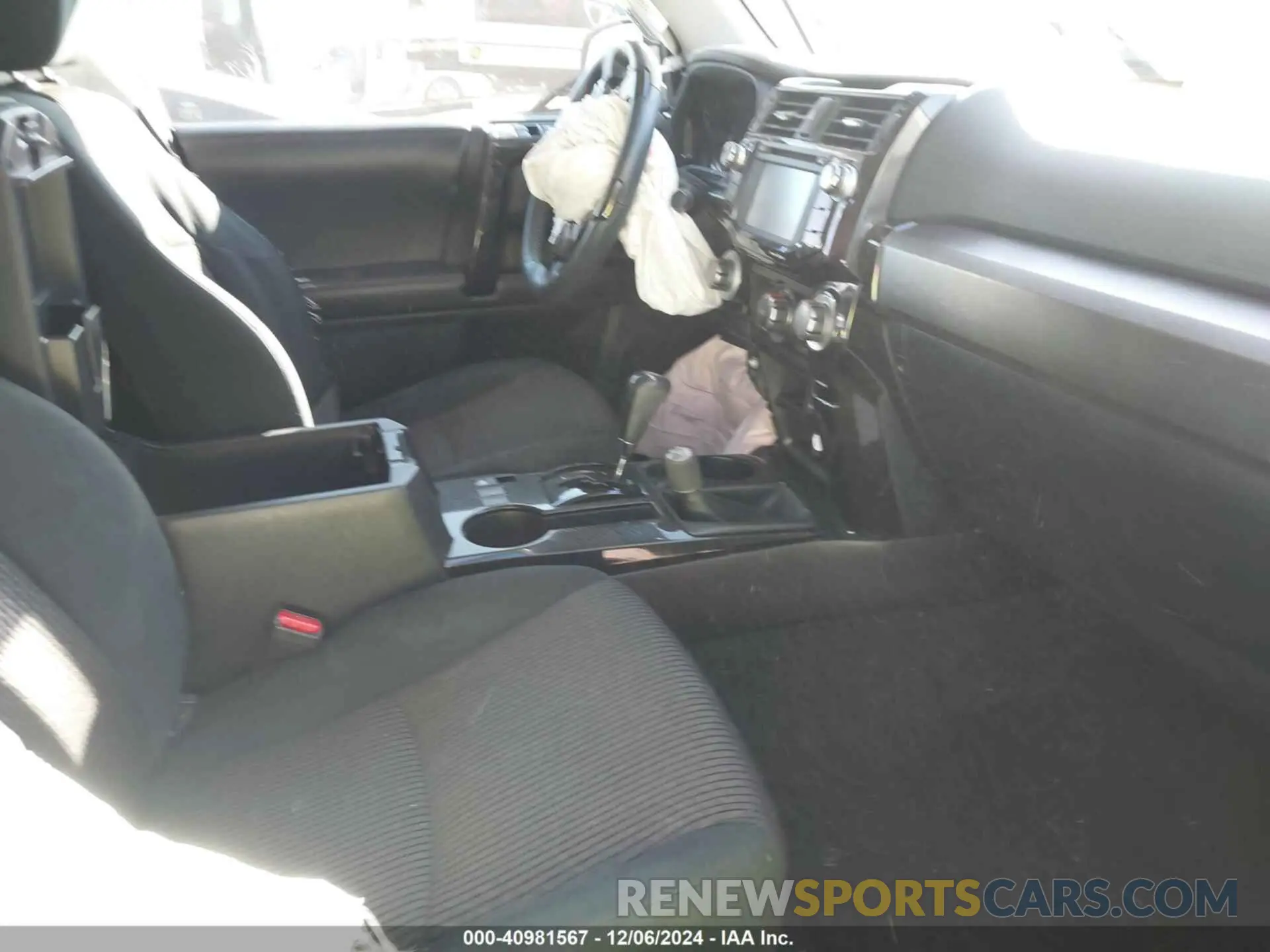 5 fotografías del automóvil dañado JTEBU5JR7K5720842 TOYOTA 4RUNNER 2019